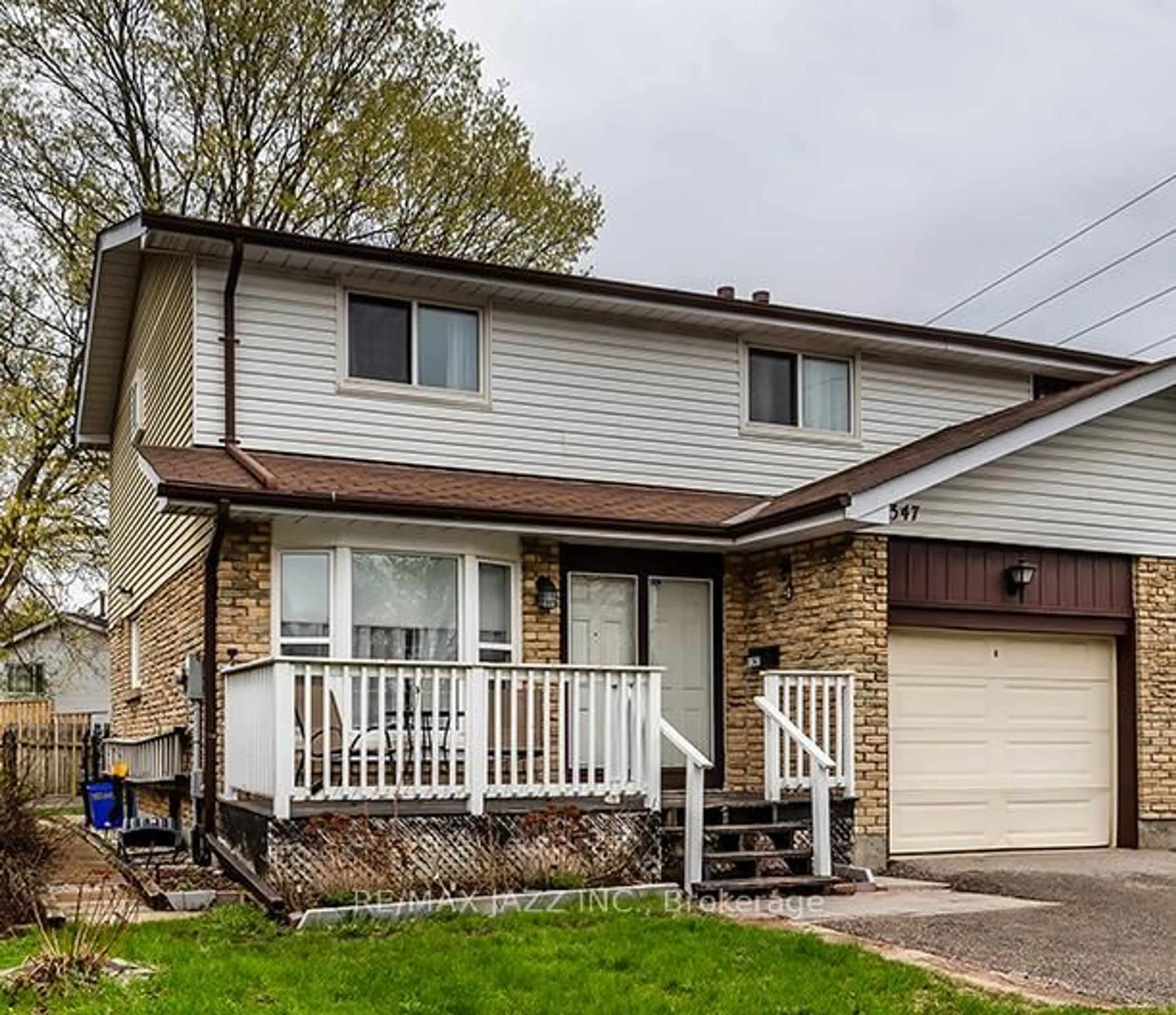 Home with vinyl exterior material, street for 1347 Mary St, Oshawa Ontario L1G 6T2