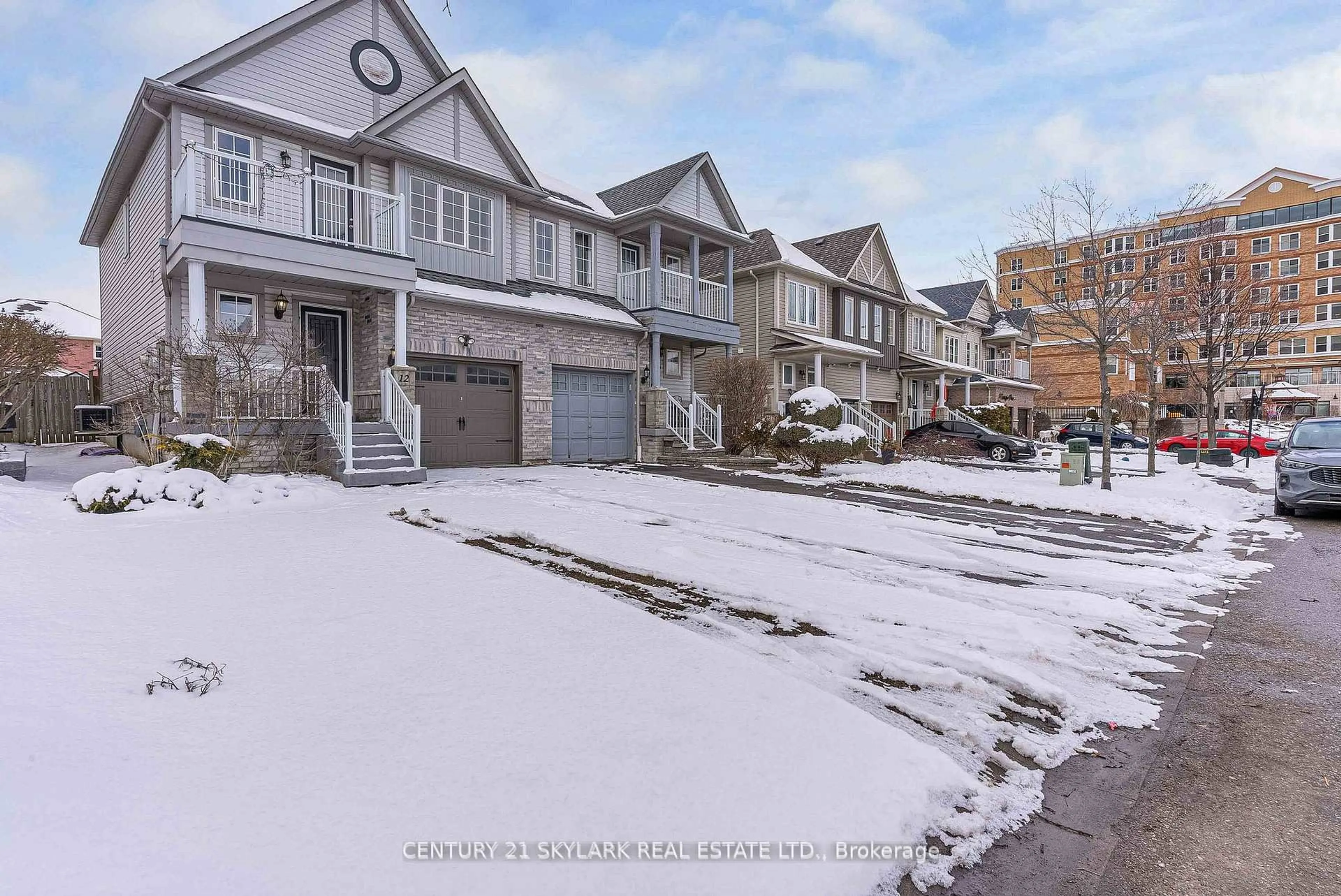 A pic from outside/outdoor area/front of a property/back of a property/a pic from drone, street for 12 Carrington Pl, Whitby Ontario L1R 3E9