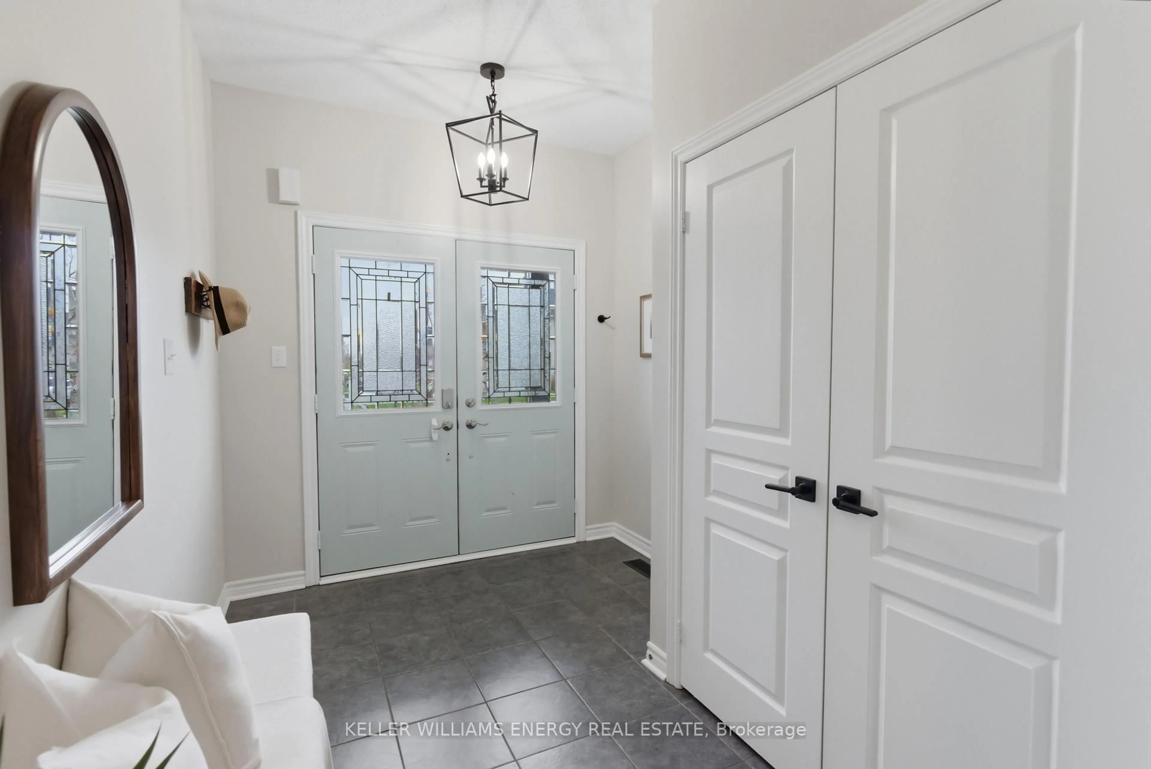 Indoor entryway for 130 Buttonshaw St, Clarington Ontario L1C 0J7