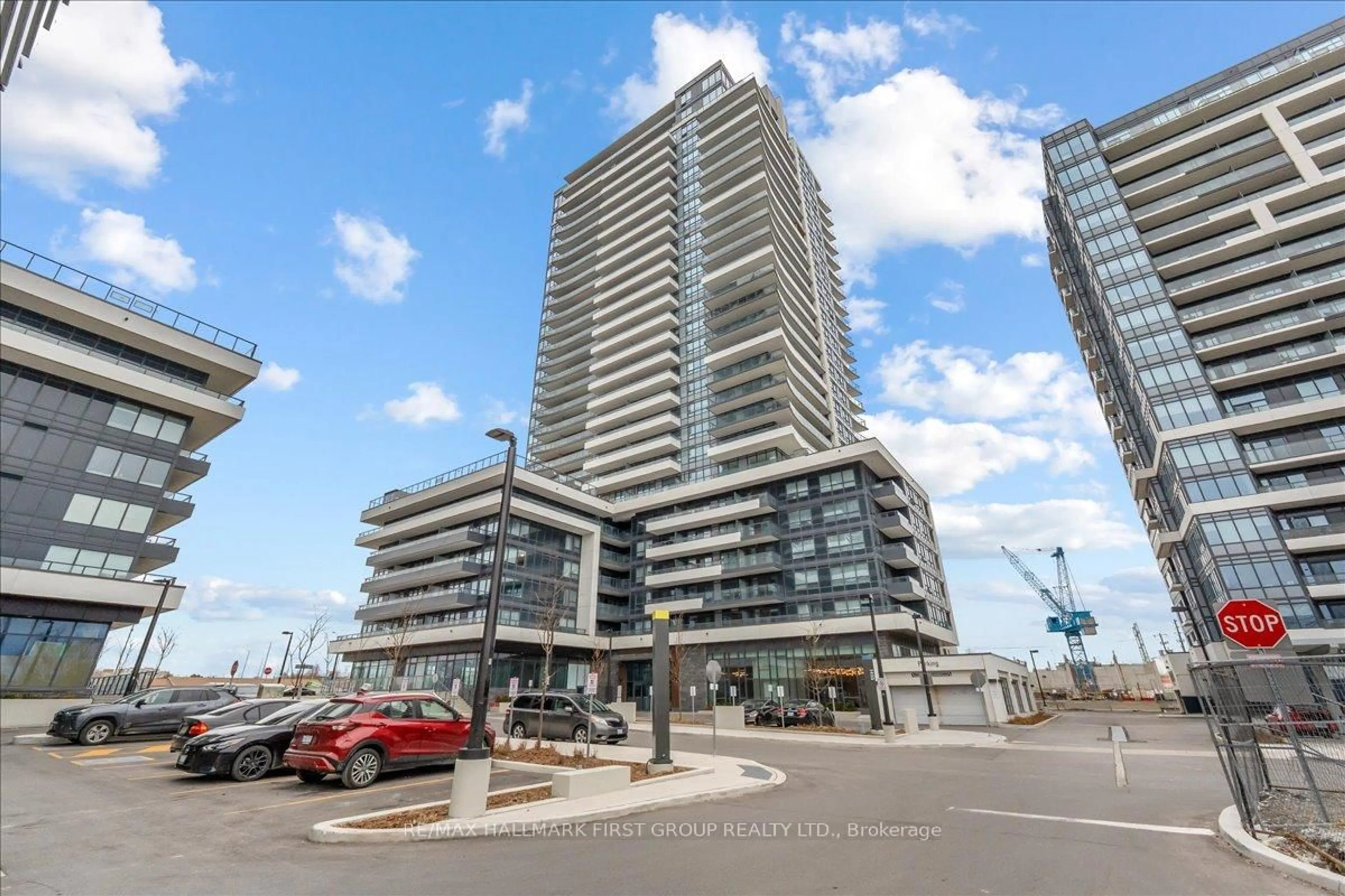 Indoor foyer for 1455 Celebration Dr #510, Pickering Ontario L1W 0C3