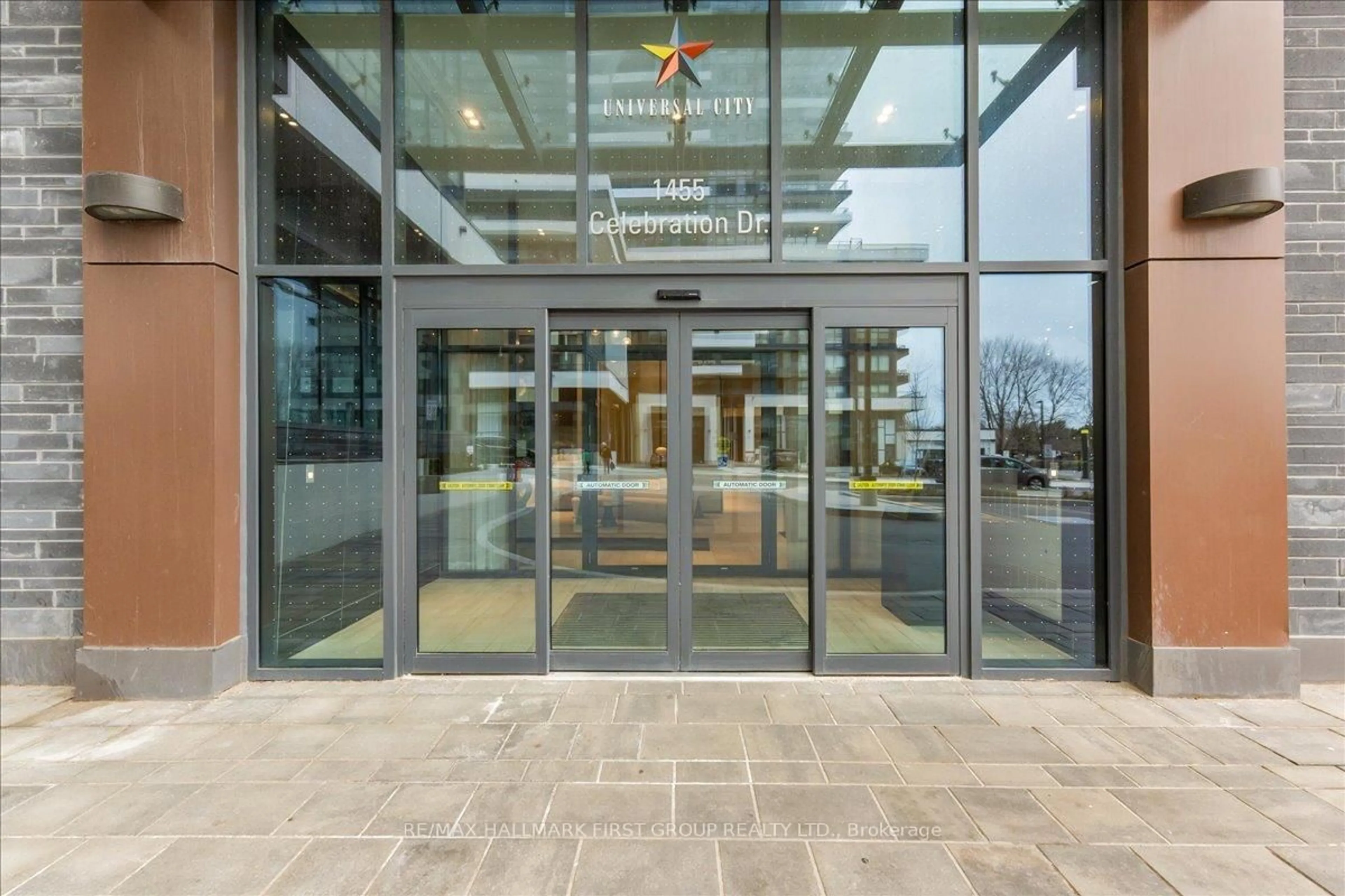Indoor foyer for 1455 Celebration Dr #510, Pickering Ontario L1W 0C3
