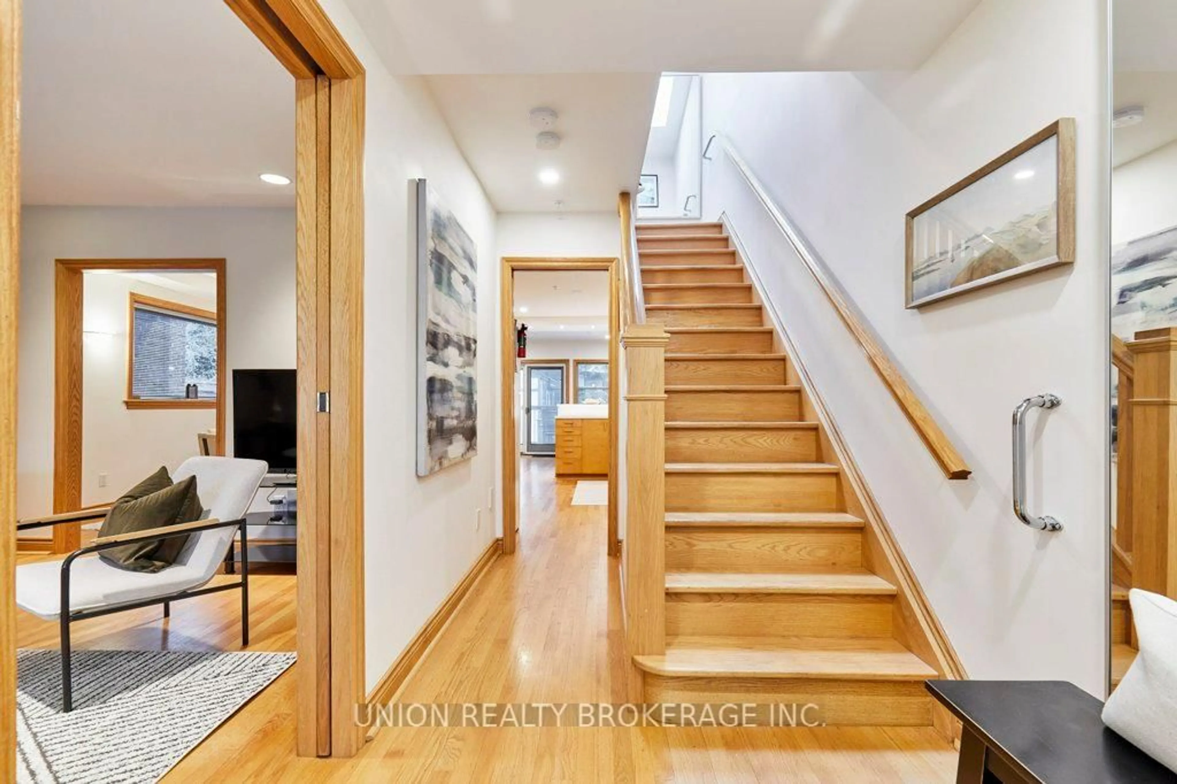 Indoor entryway for 59 Hammersmith Ave, Toronto Ontario M4E 2W3