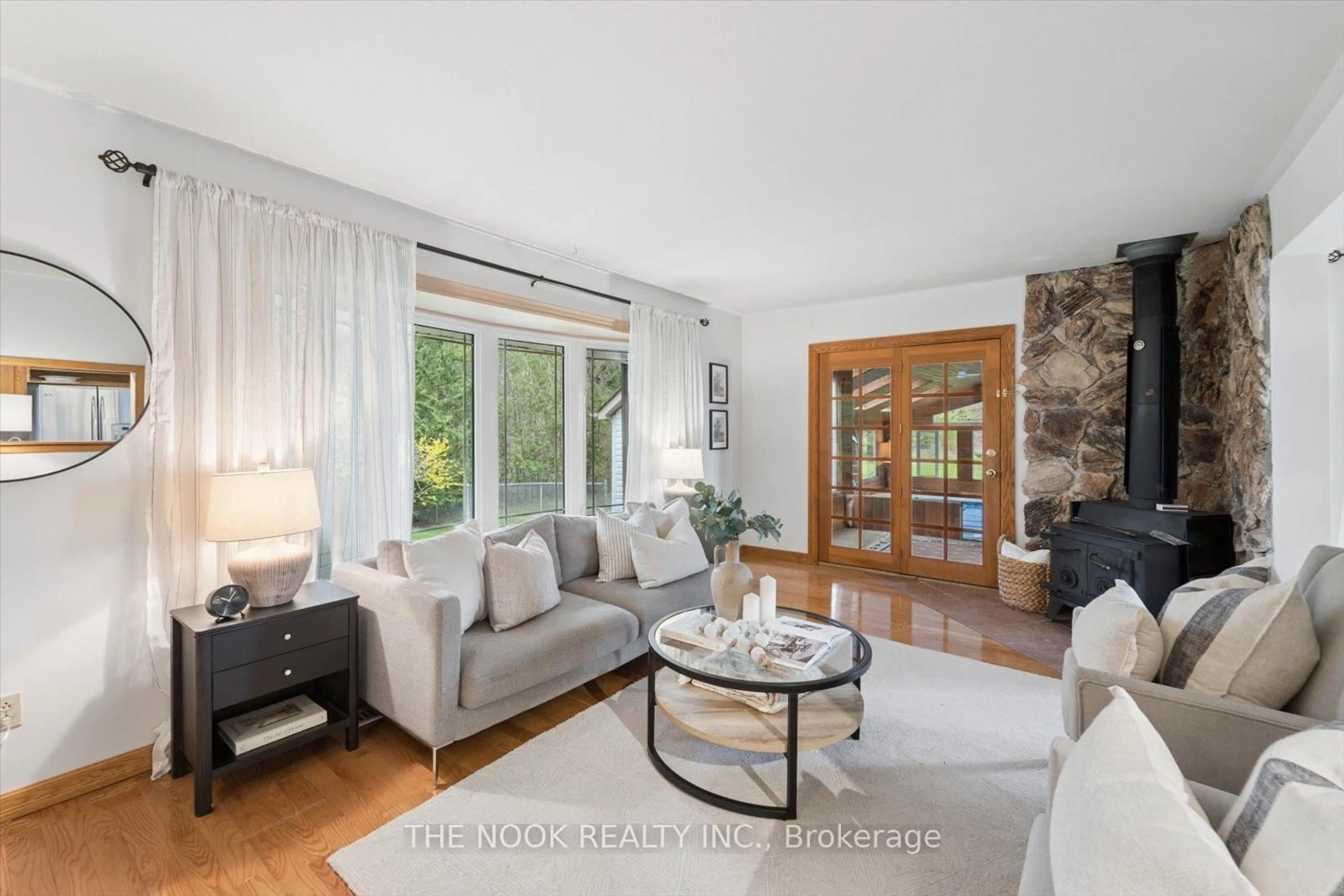 Living room with furniture, unknown for 4680 Anderson St, Whitby Ontario L1R 2V9