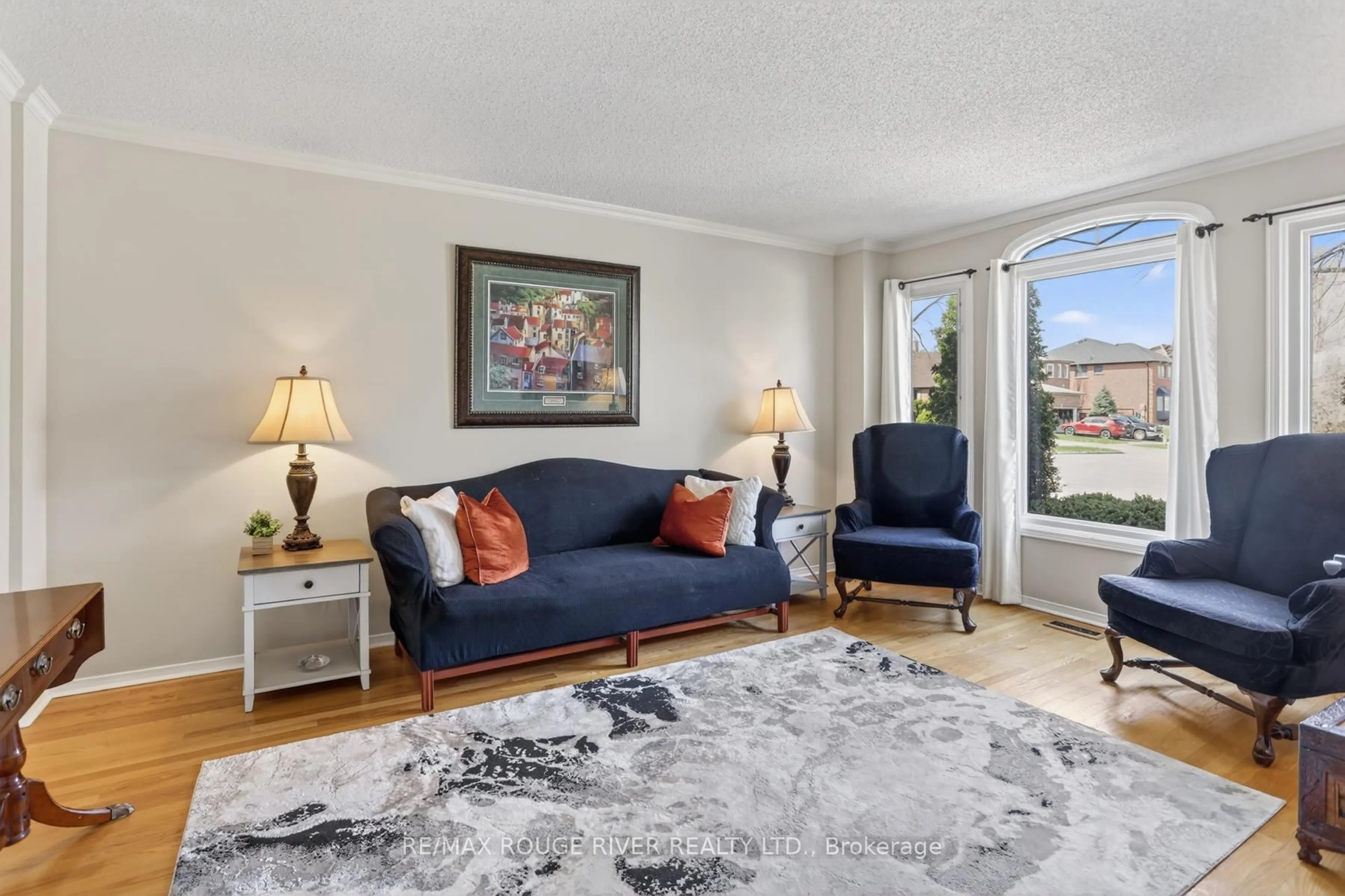 Living room with furniture, carpet floor for 84 Silverbirch Pl, Whitby Ontario L1R 1X5