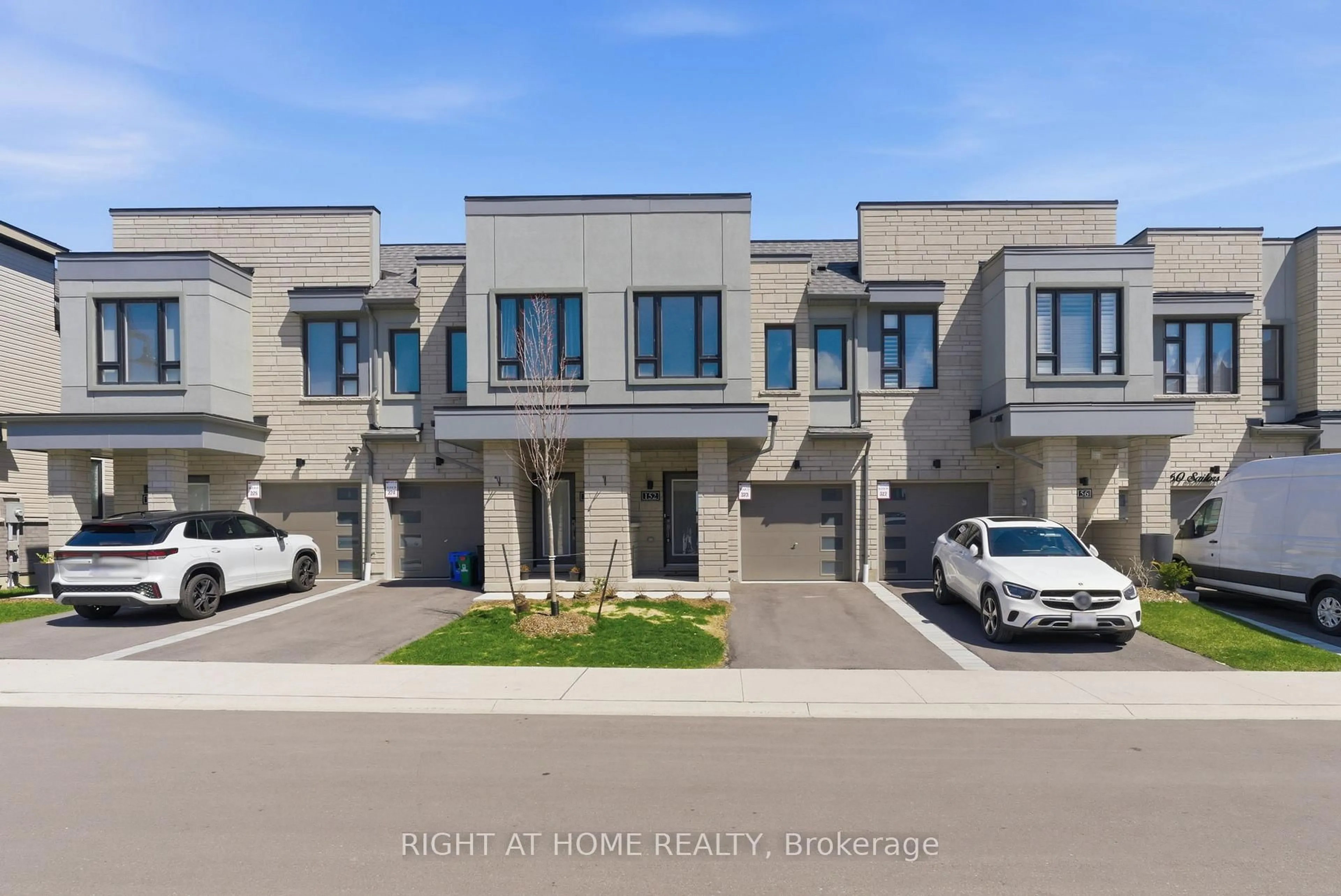 A pic from outside/outdoor area/front of a property/back of a property/a pic from drone, street for 152 Sailors Landing, Clarington Ontario L1C 7G4