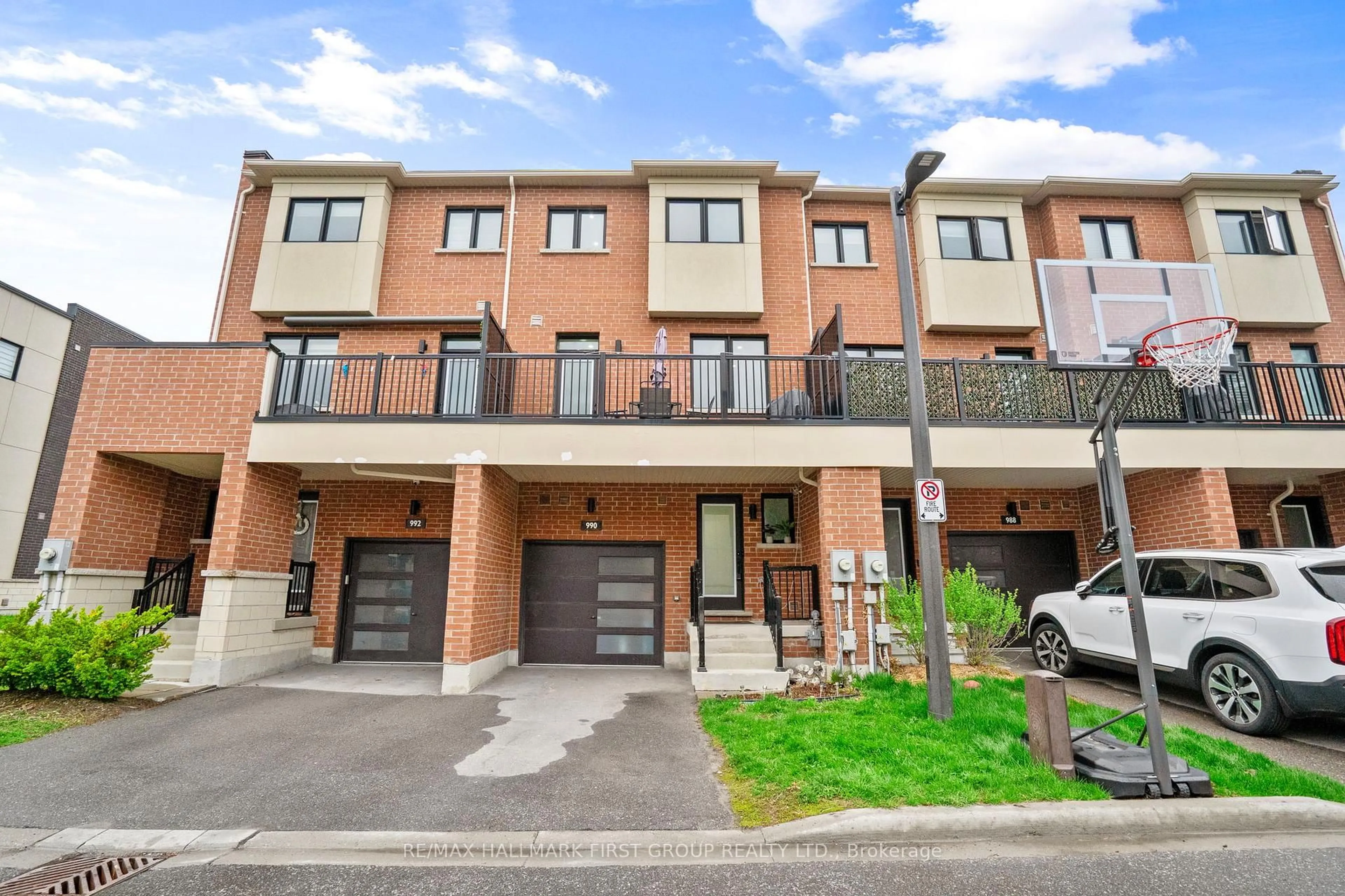 Home with brick exterior material, street for 990 Kicking Horse Path, Oshawa Ontario L1J 0B4