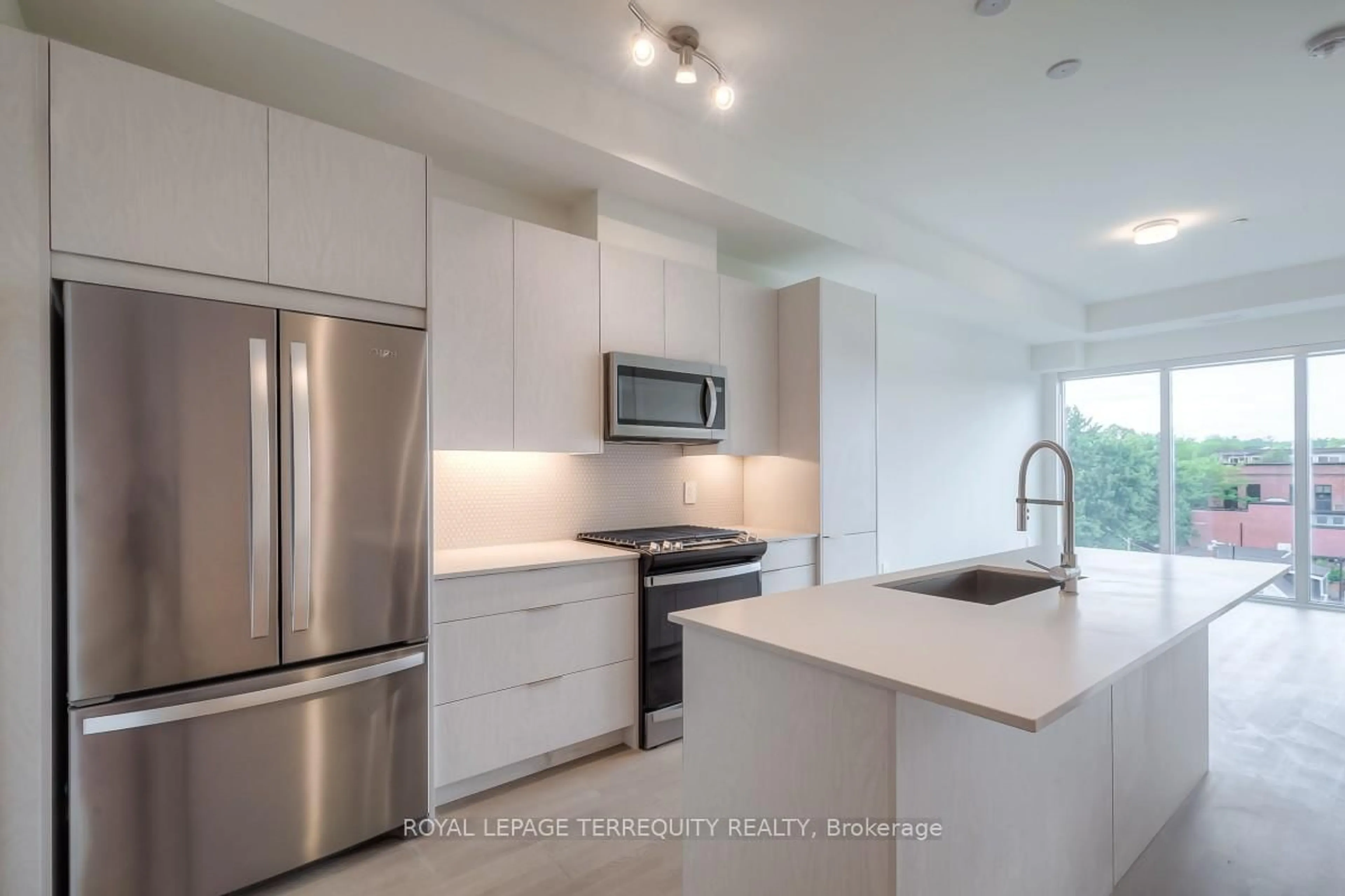 Unknown for 495 Logan Ave #505, Toronto Ontario M4K 0A5