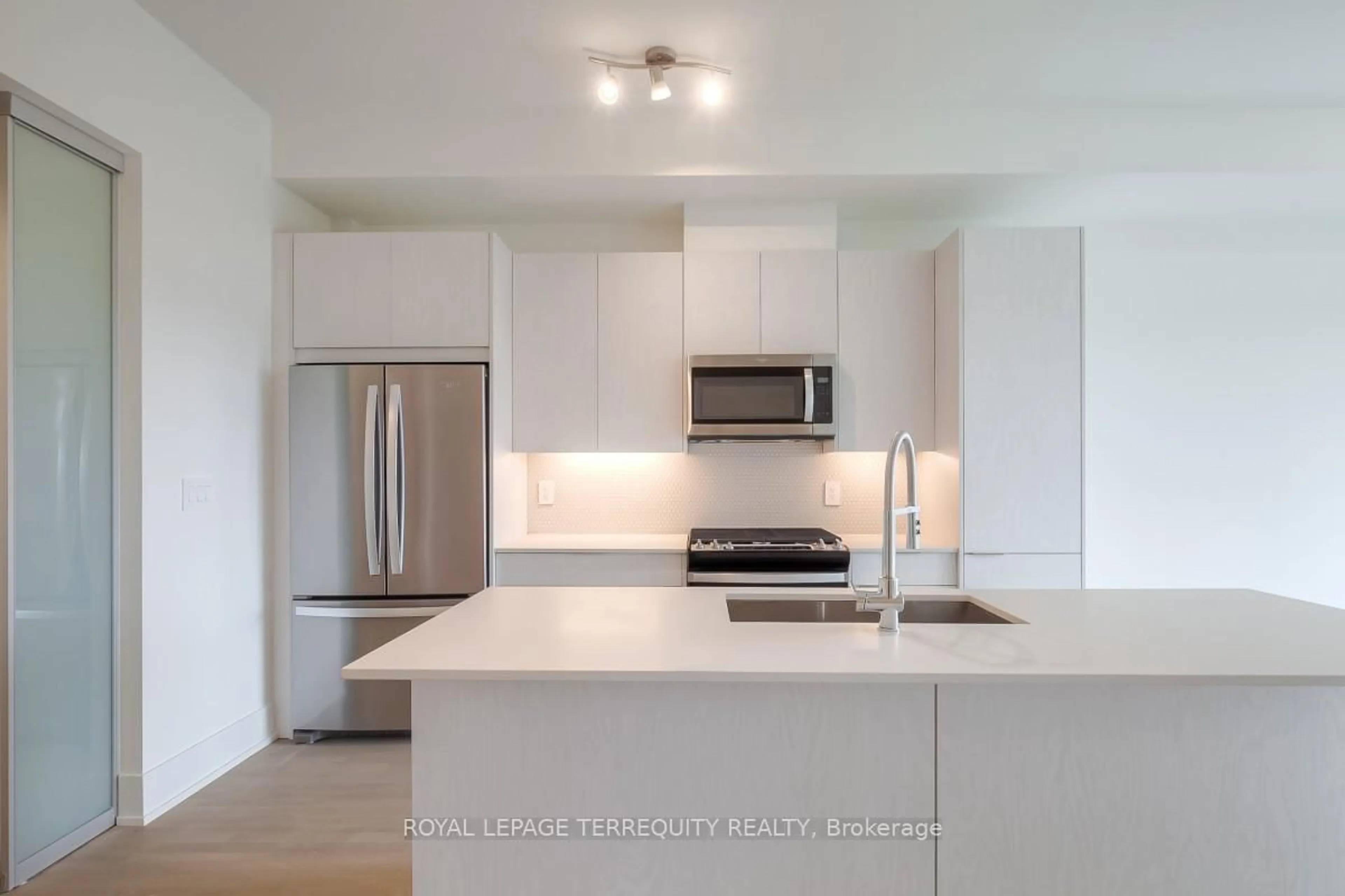 Unknown for 495 Logan Ave #505, Toronto Ontario M4K 0A5
