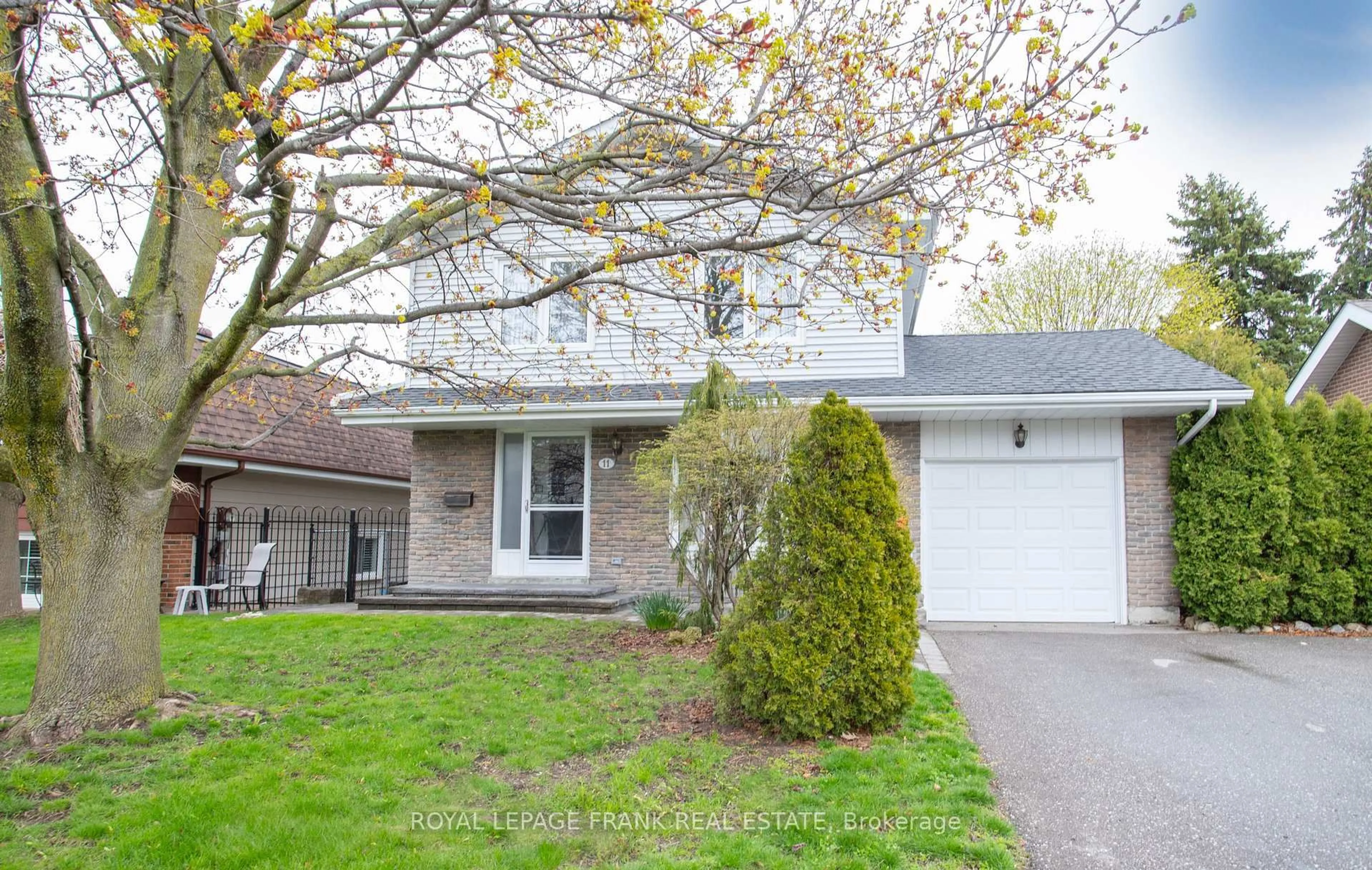Unknown for 11 Cardiff Crt, Whitby Ontario L1N 5N8