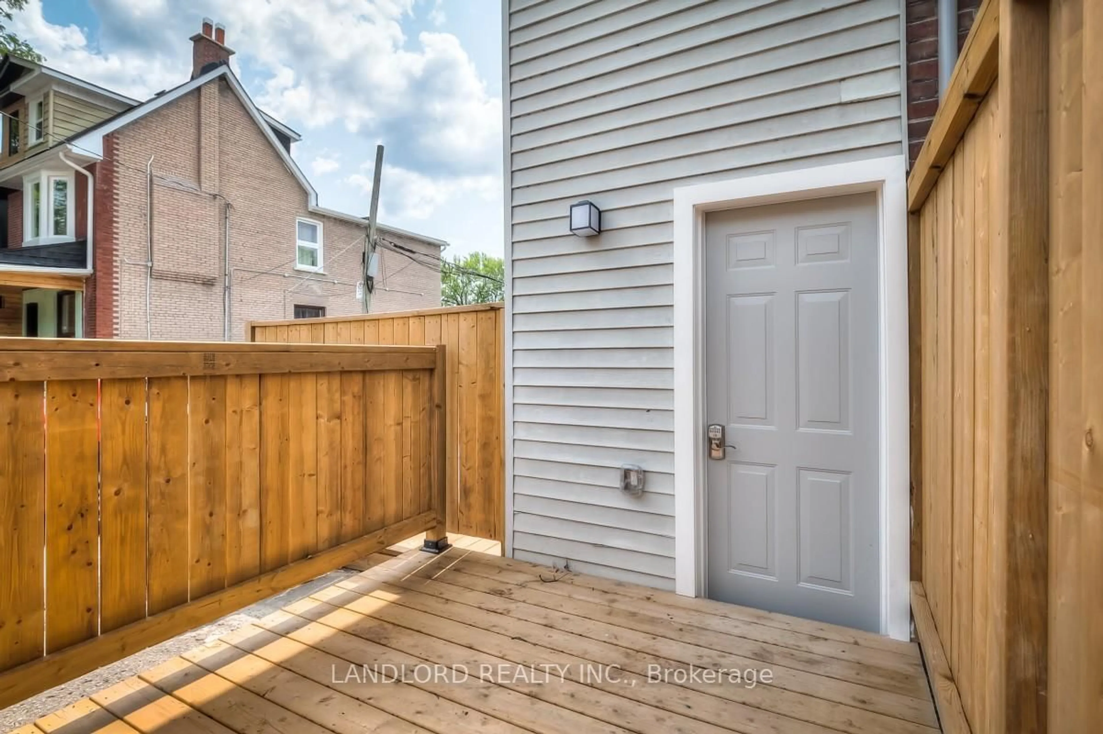 Patio, street for 601 Logan Ave, Toronto Ontario M4K 3B9