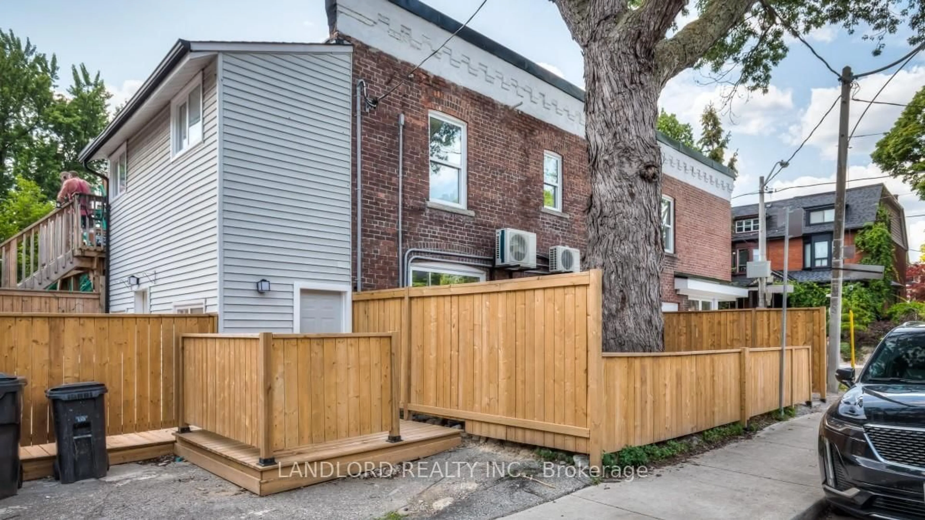 Patio, street for 601 Logan Ave, Toronto Ontario M4K 3B9