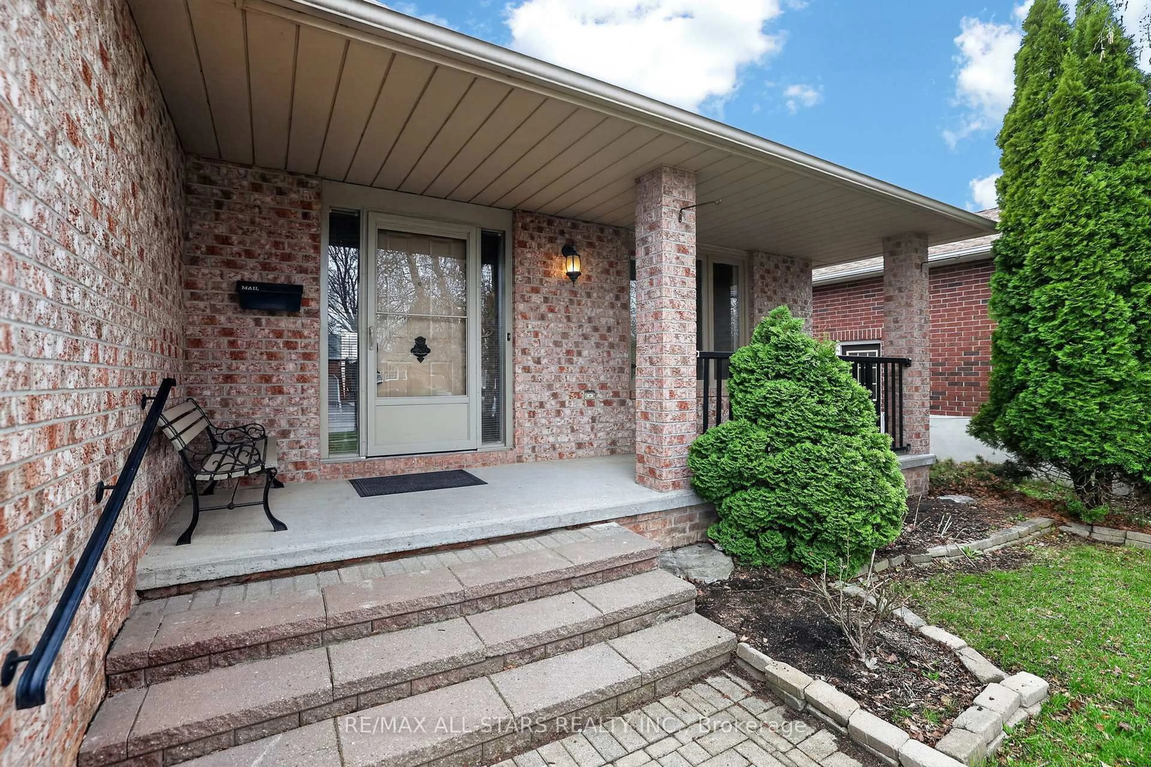 Home with brick exterior material, street for 29 Lakeview Dr, Scugog Ontario L9L 1G9