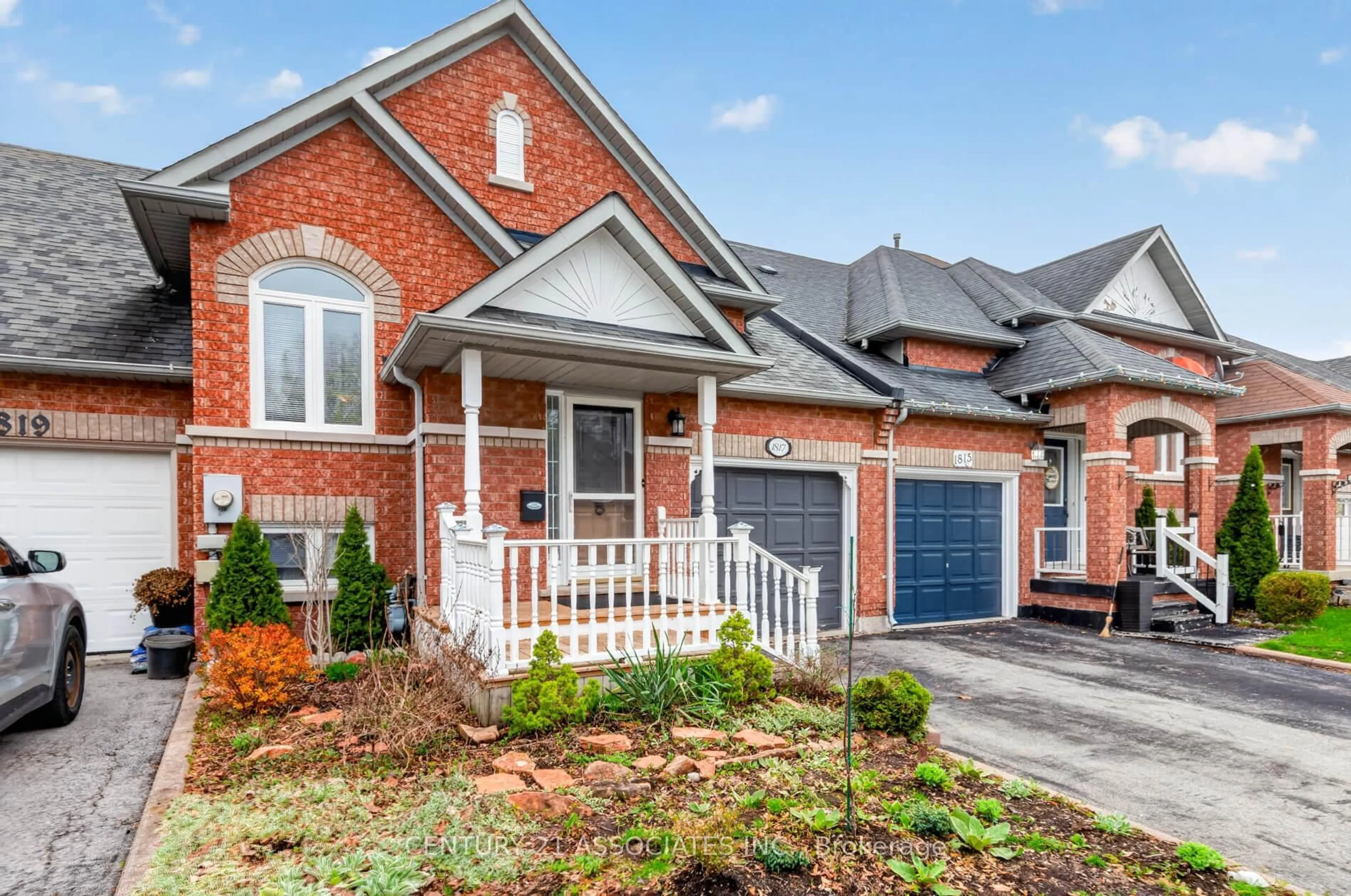 Home with brick exterior material, street for 1817 Woodgate Crt, Oshawa Ontario L1G 7Z1