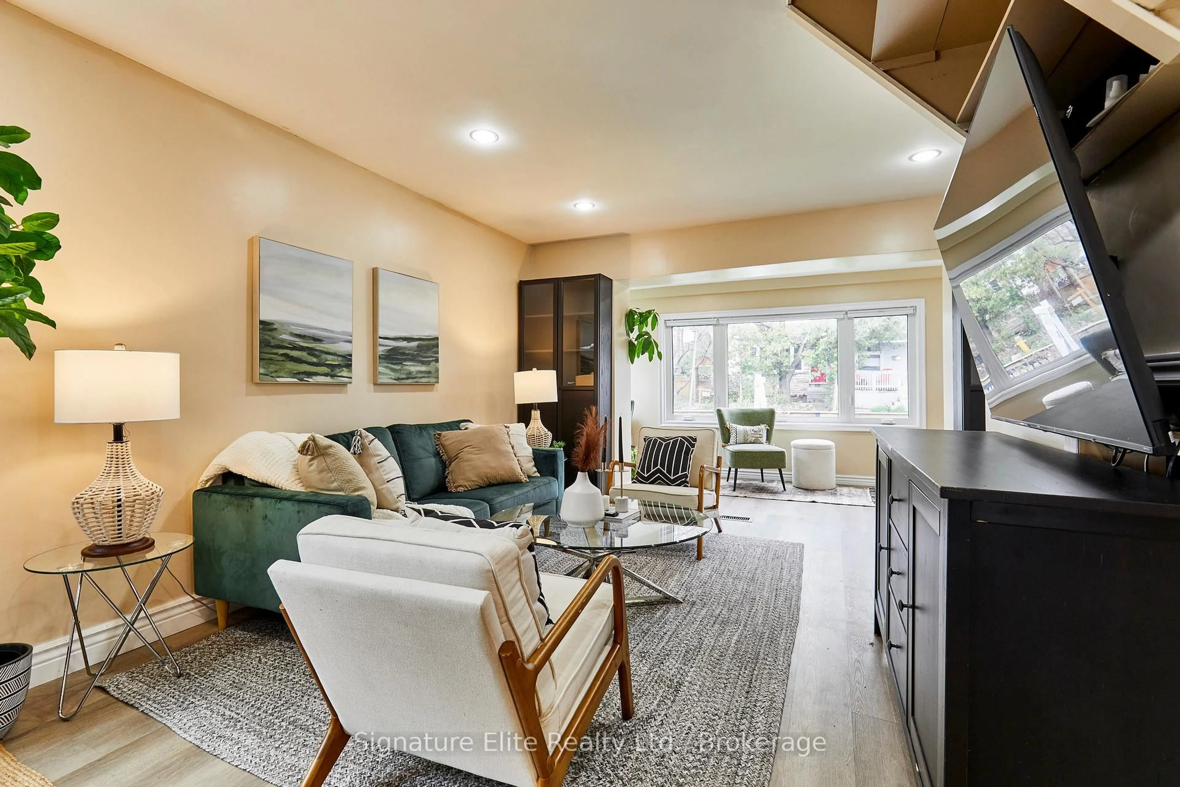 Living room with furniture, unknown for 78 Robinson Ave, Toronto Ontario M1L 3T1