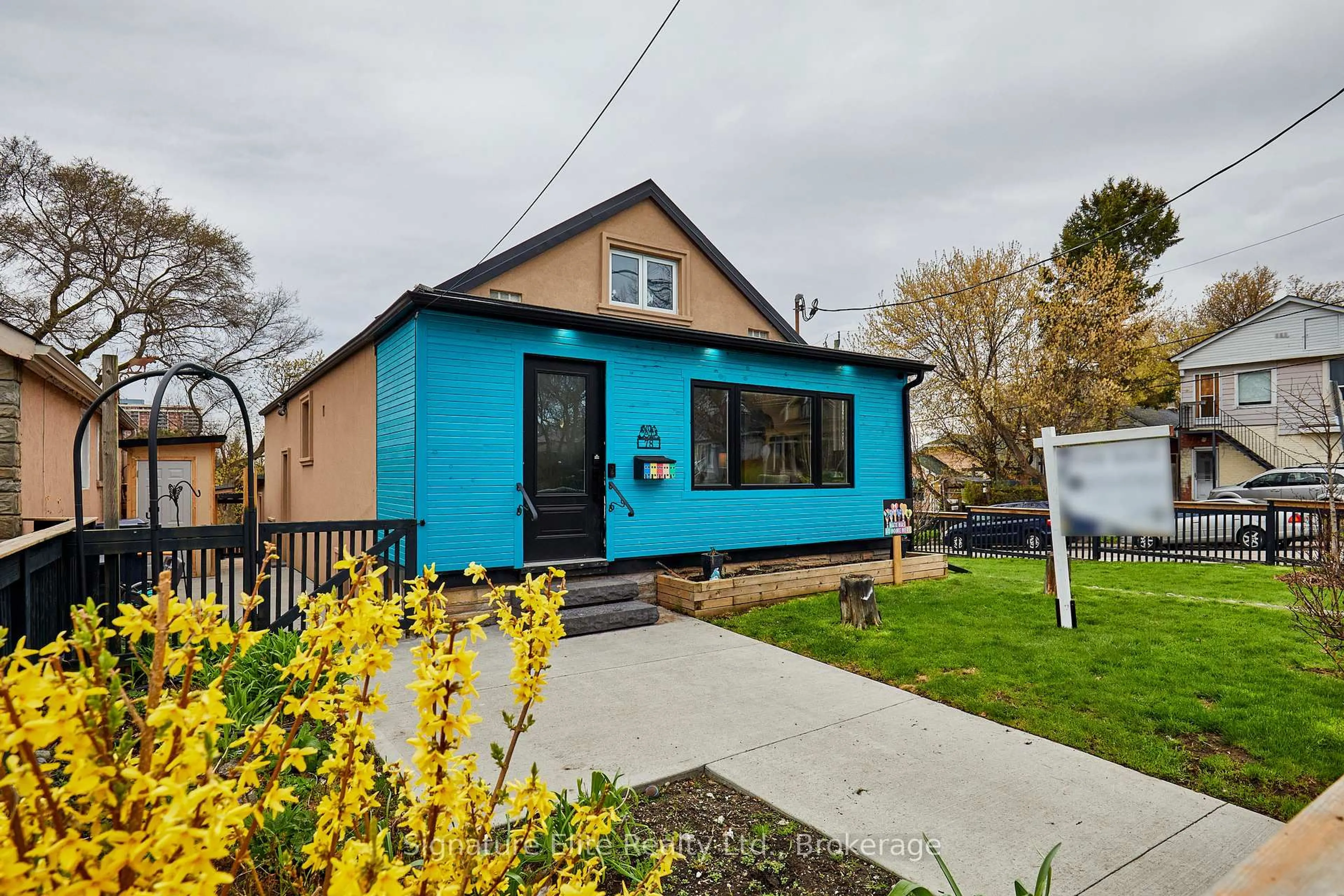 Home with vinyl exterior material, street for 78 Robinson Ave, Toronto Ontario M1L 3T1