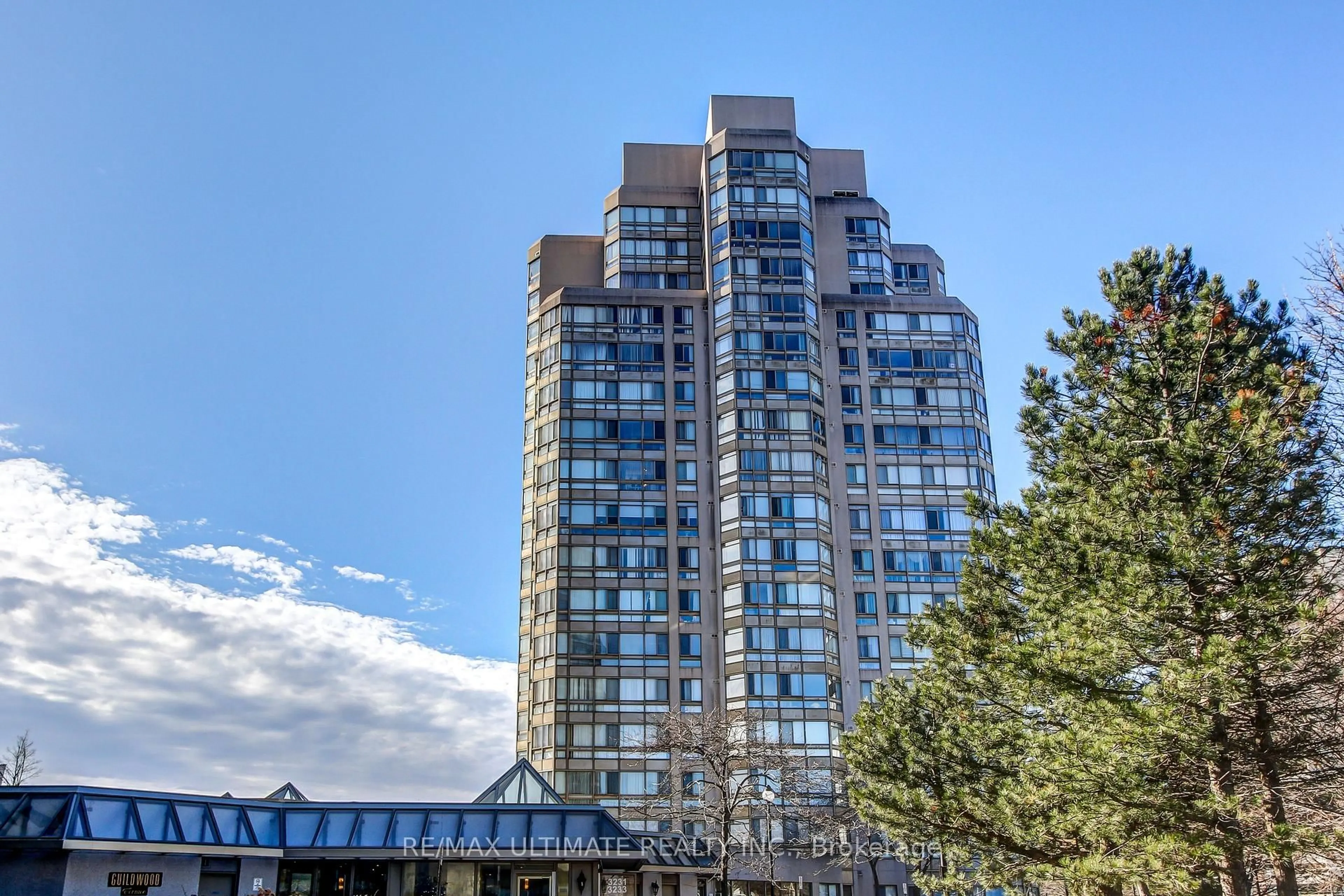 Indoor foyer for 3231 Eglinton Ave #1205B, Toronto Ontario M1J 3N5