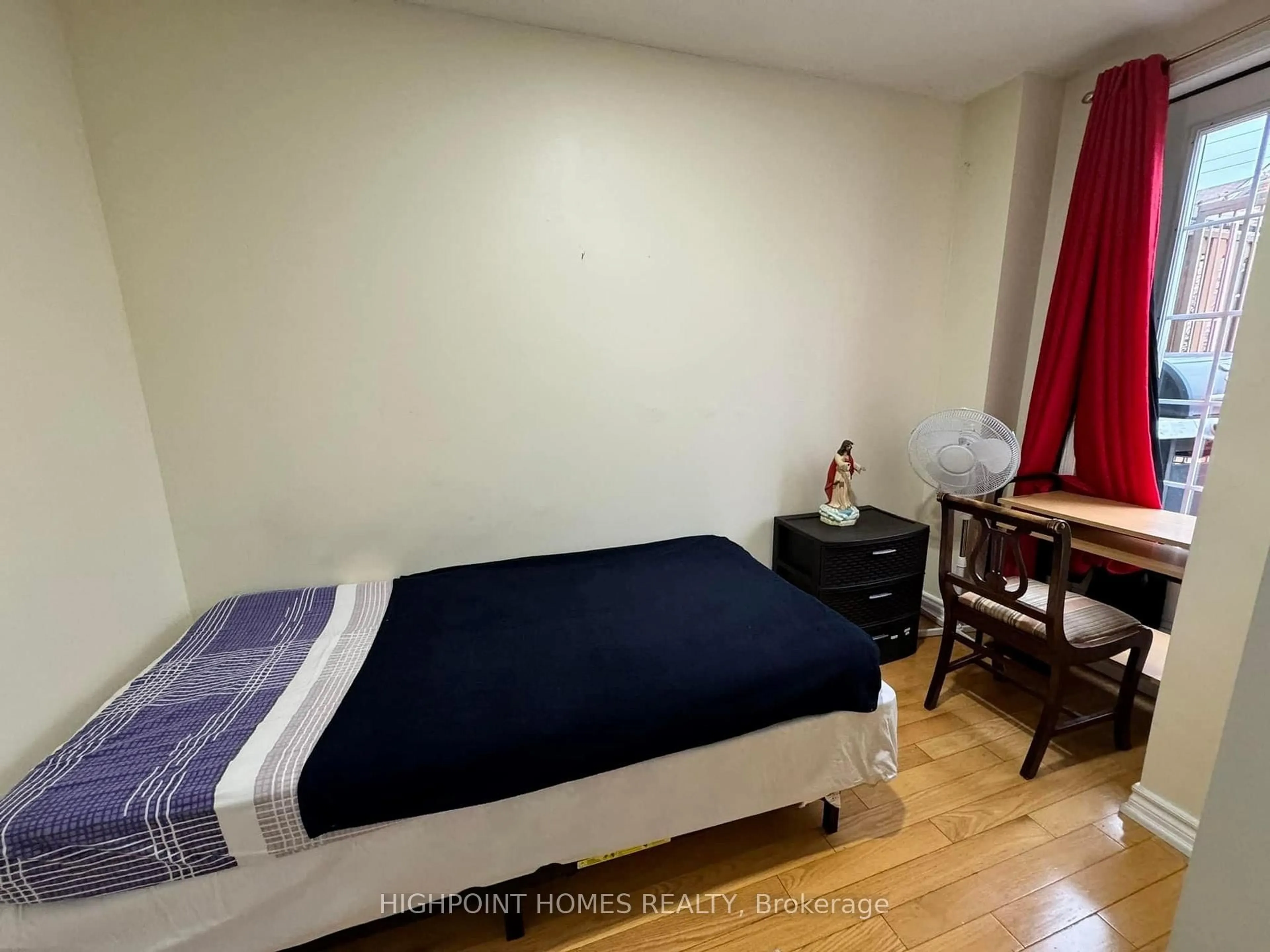 A pic of a room for 2 Hedge End Rd #115, Toronto Ontario M1B 5Z8