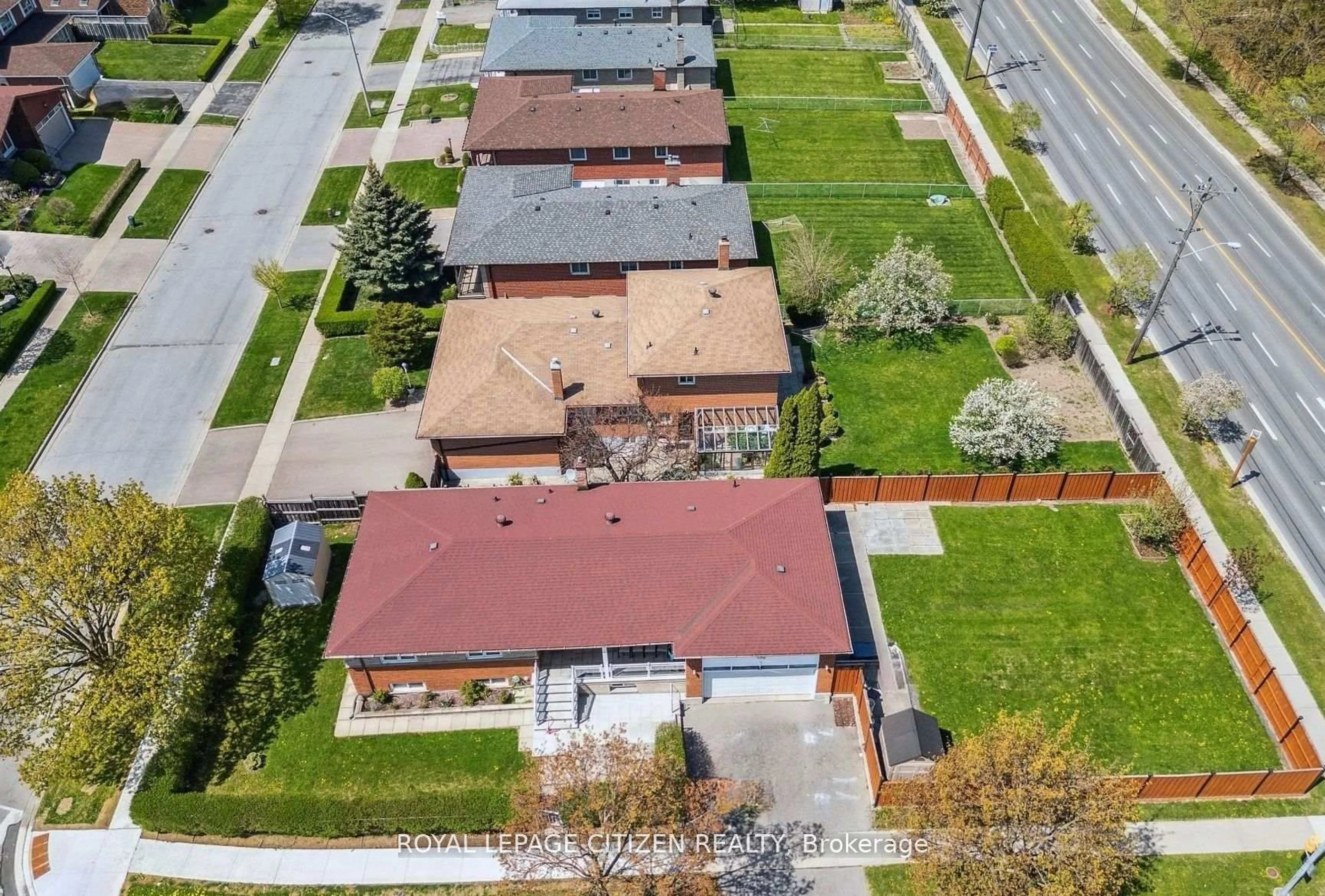 A pic from outside/outdoor area/front of a property/back of a property/a pic from drone, street for 1 Corinthian Blvd, Toronto Ontario M1W 1B2