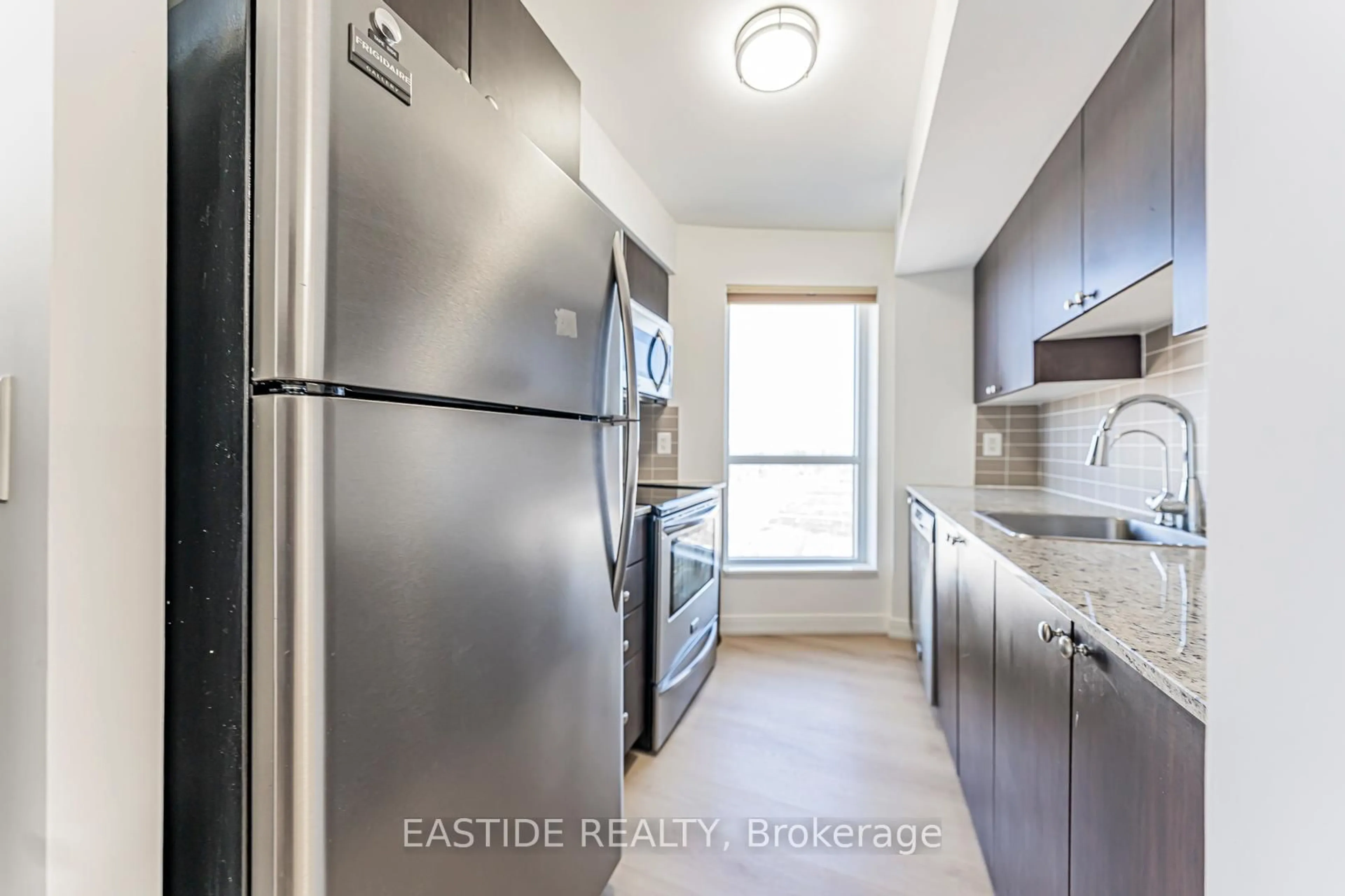 Standard kitchen, unknown for 151 Village Green Sq #1508, Toronto Ontario M1S 0K5