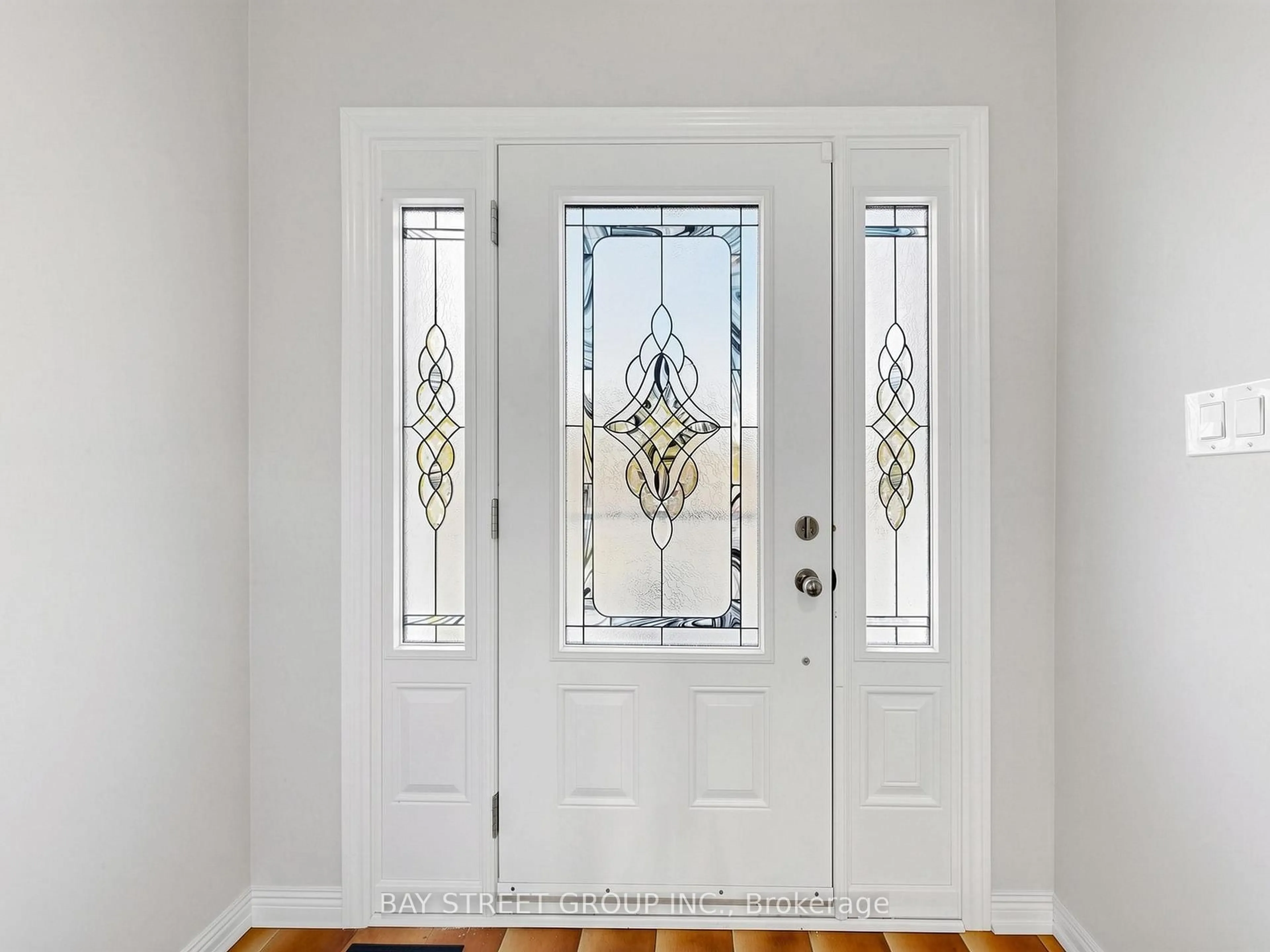 Indoor entryway for 42 Robbinstone Dr, Toronto Ontario M1B 2E6