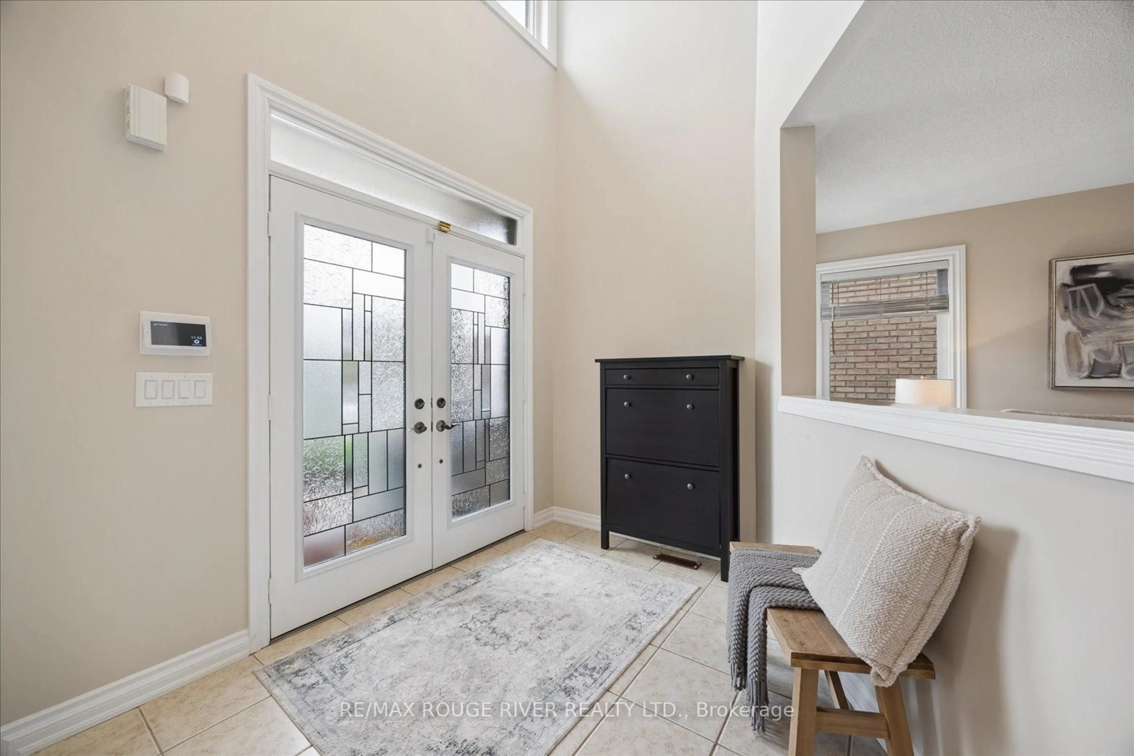 Indoor entryway for 25 Medland Ave, Whitby Ontario L1P 1S1