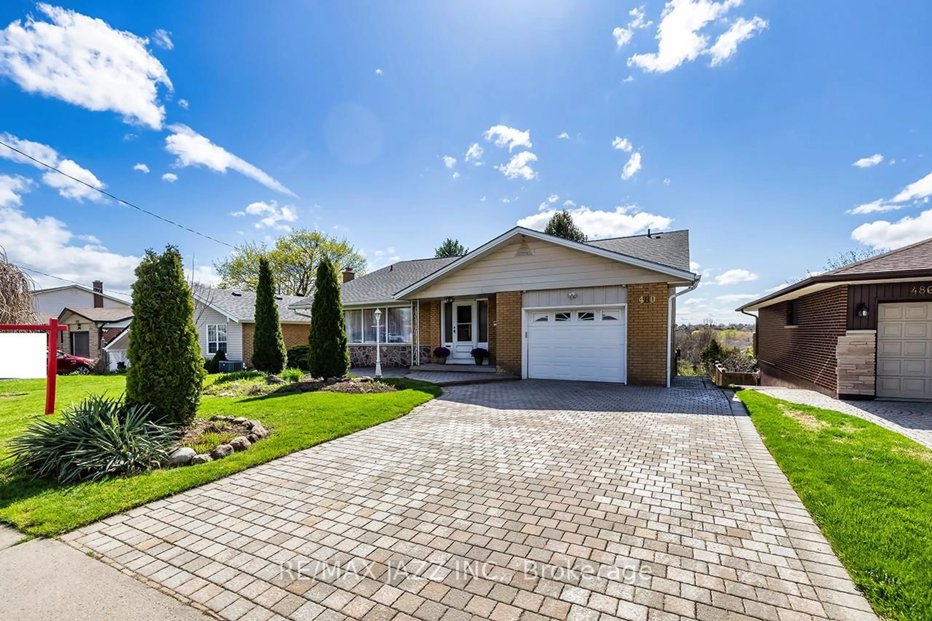 Home with brick exterior material, street for 480 Elizabeth St, Oshawa Ontario L1J 5T1