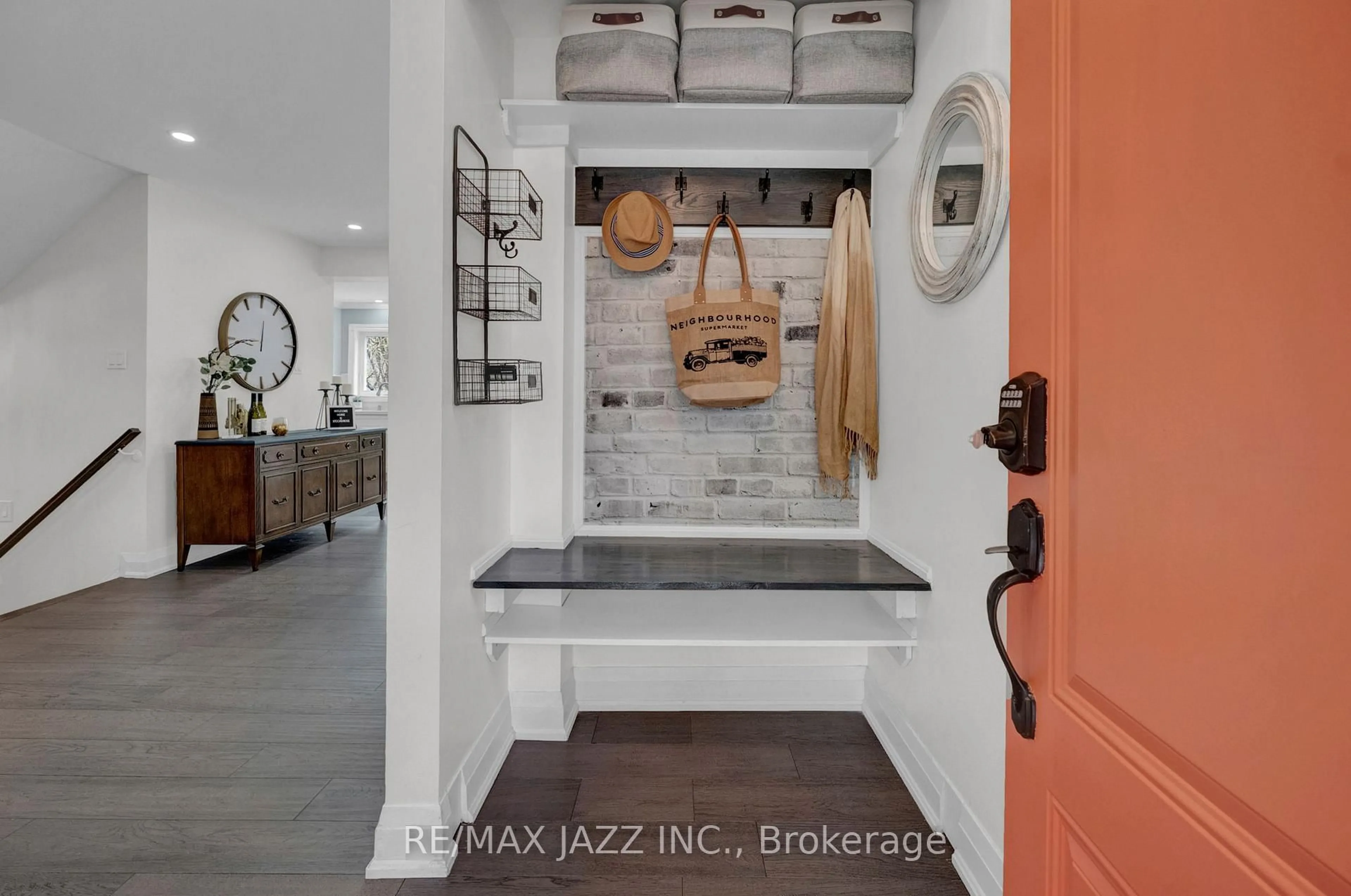 Indoor entryway for 15 Stockbridge Cres, Ajax Ontario L1T 2H2