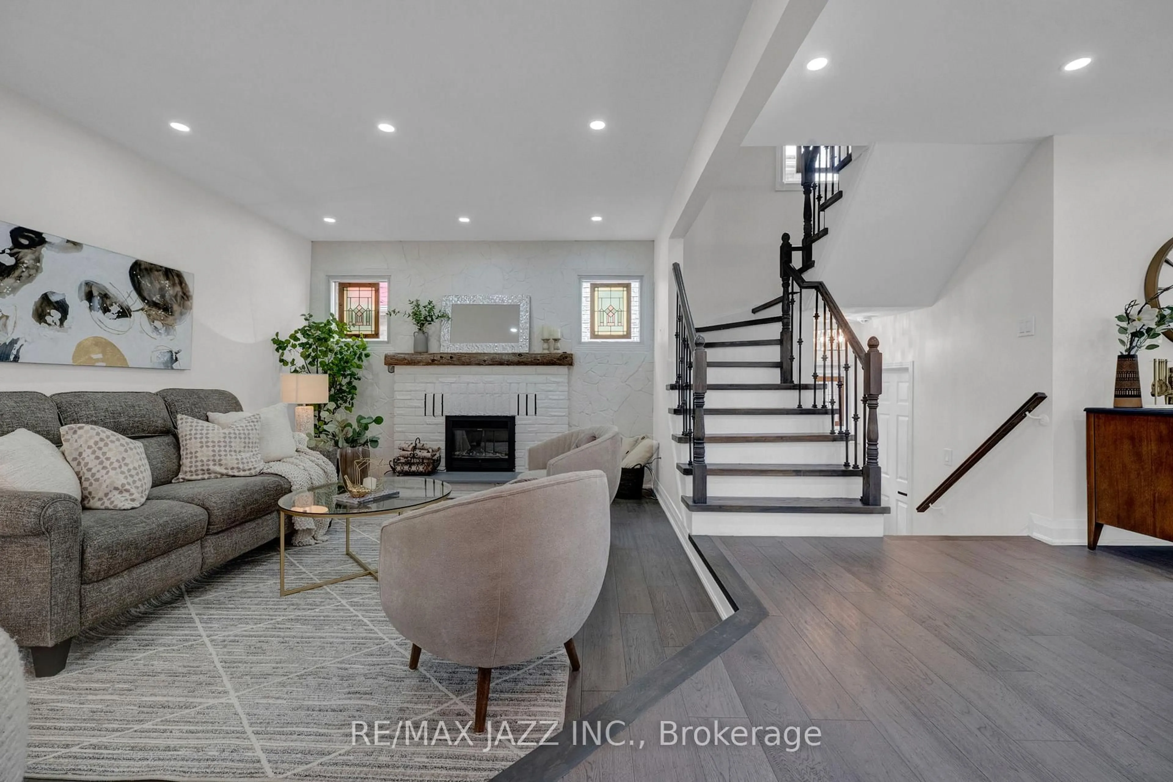 Unknown for 15 Stockbridge Cres, Ajax Ontario L1T 2H2