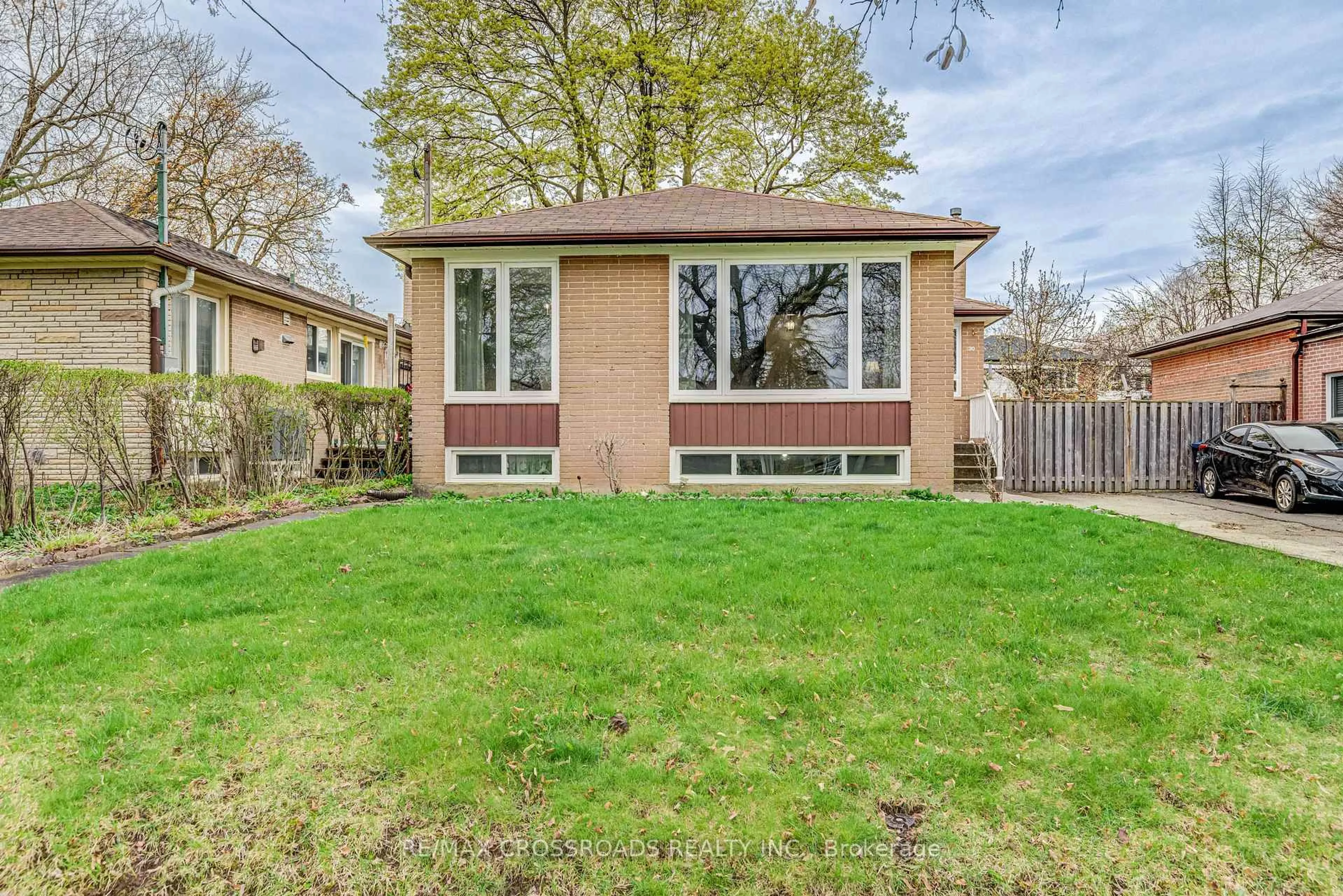 Home with brick exterior material, street for 30 Murmouth Rd, Toronto Ontario M1T 2R1