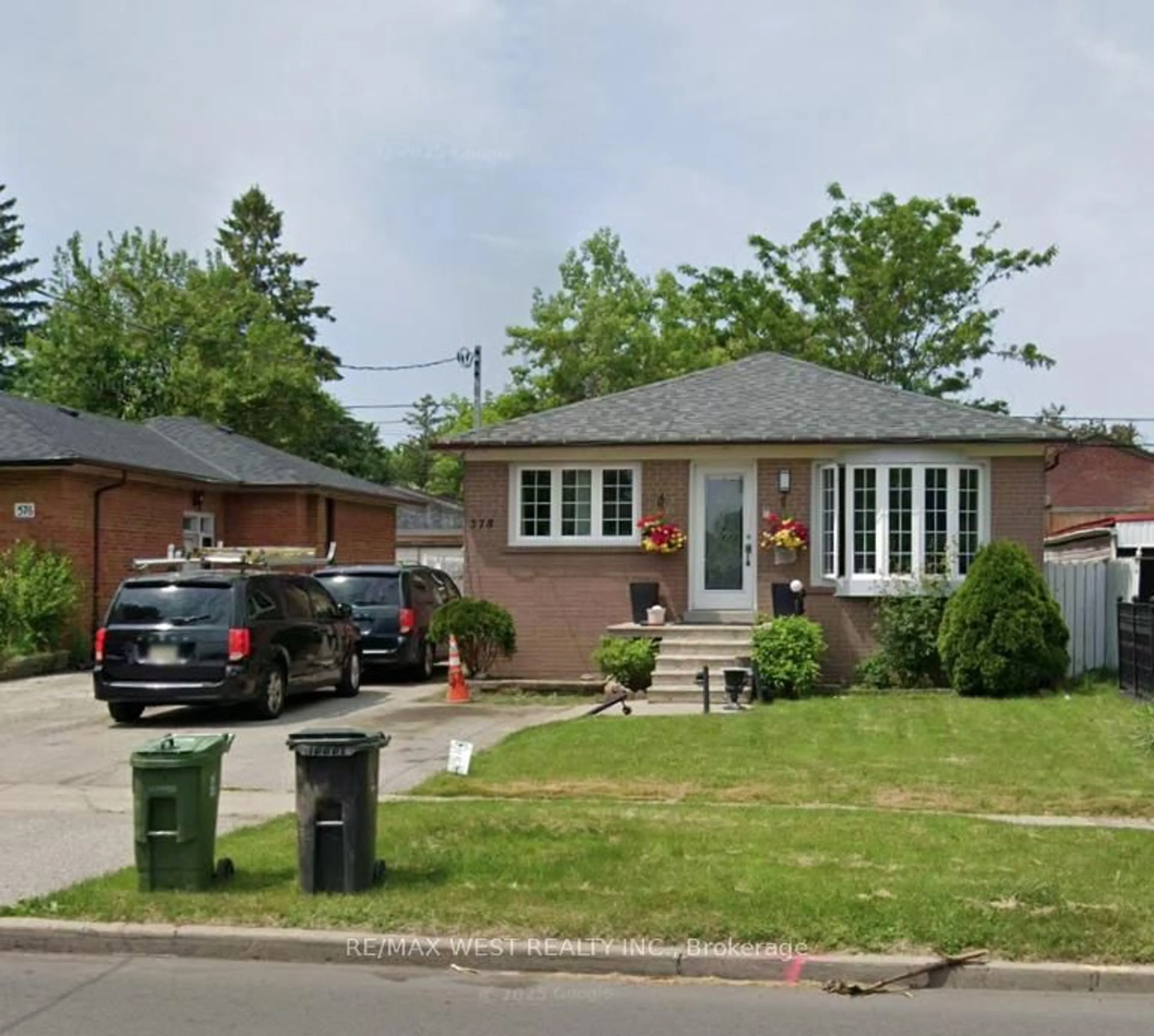 Home with brick exterior material, street for 578 Bellamy Rd, Toronto Ontario M1H 1G4