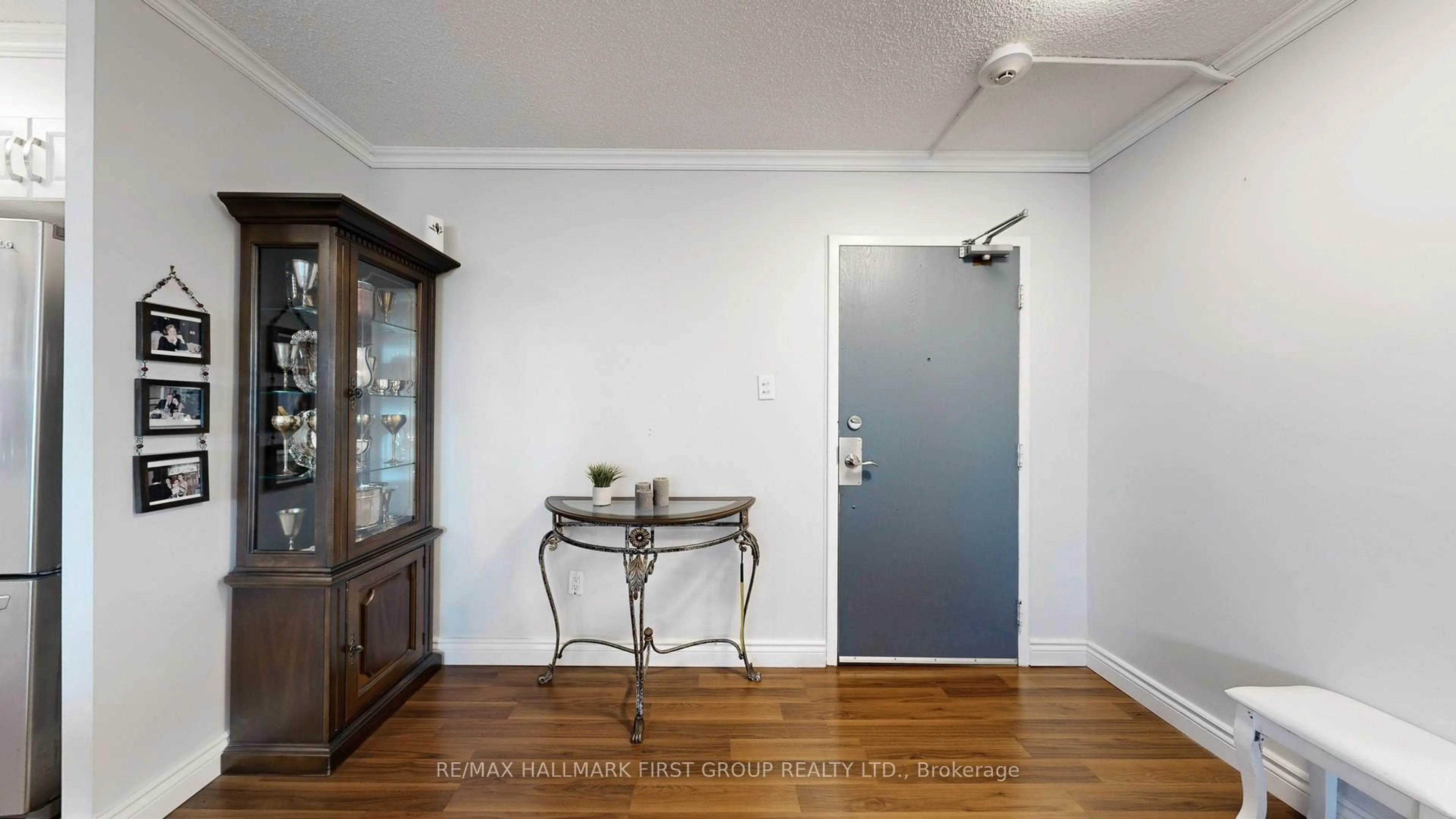 Indoor entryway for 1210 Radom St #509, Pickering Ontario L1W 2Z3