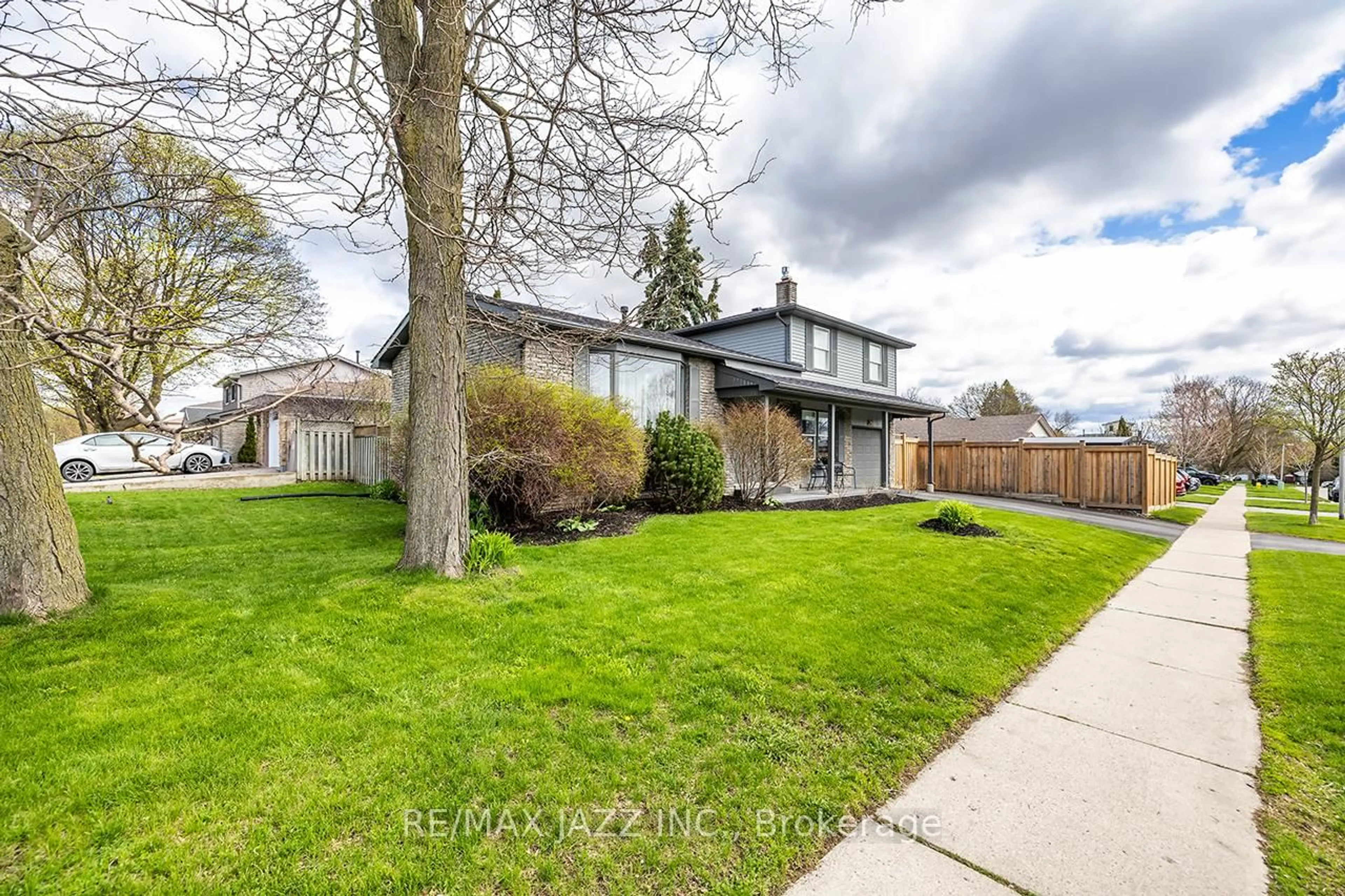 Unknown for 95 Hobbs Dr, Clarington Ontario L1C 3M2