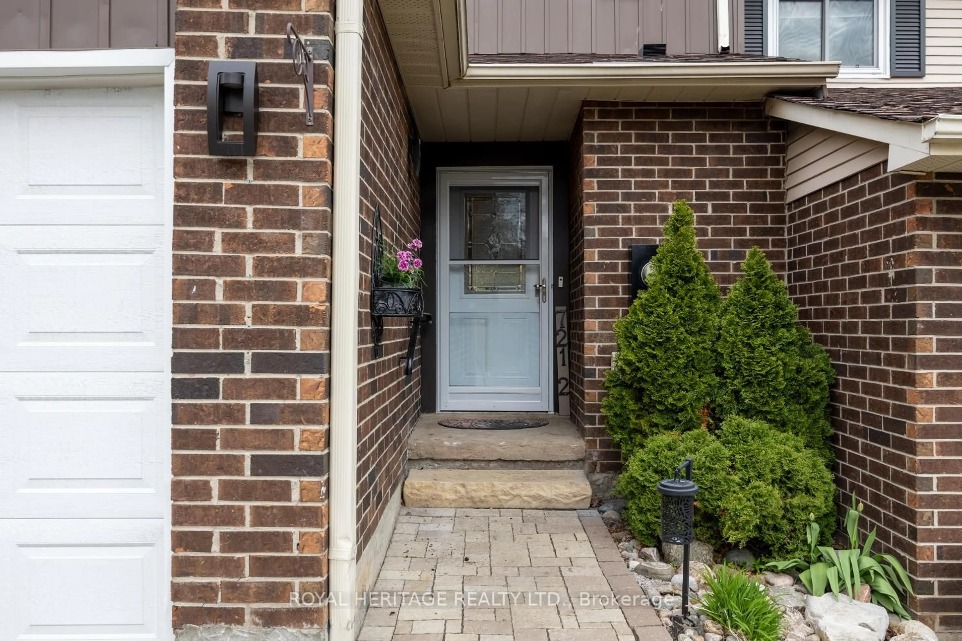Unknown for 721 Cricklewood Dr #2, Oshawa Ontario L1K 1R5