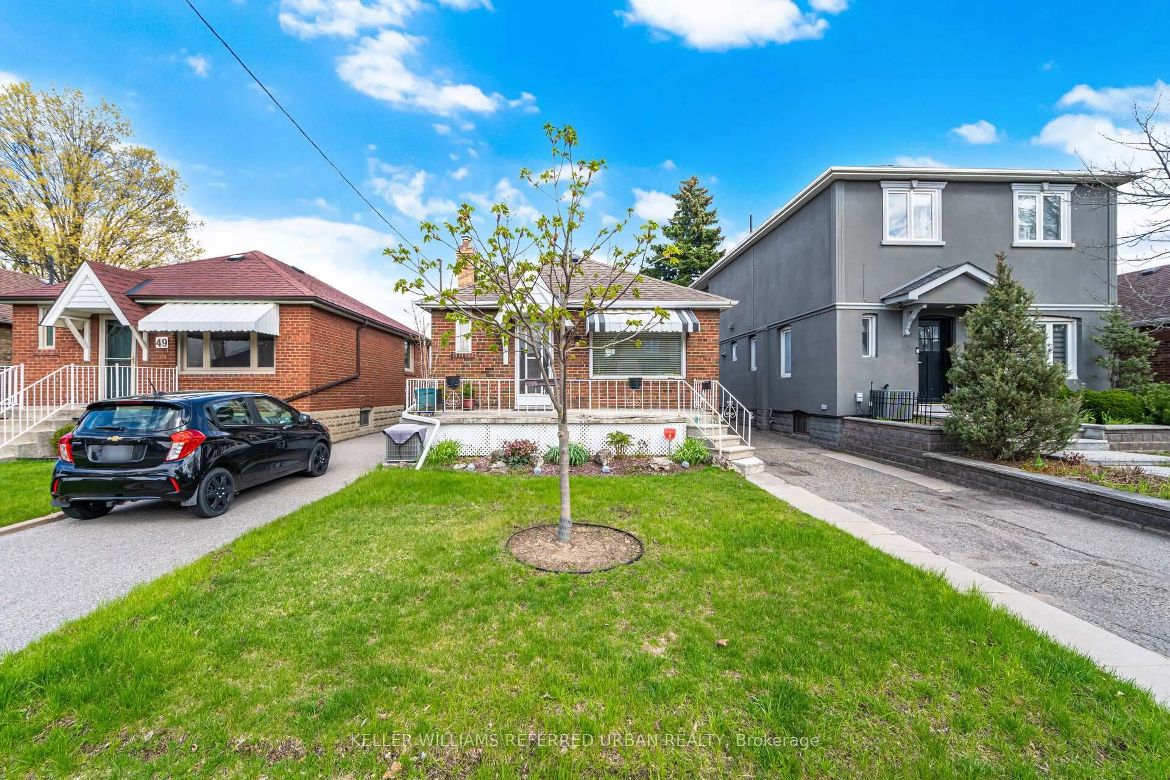 A pic from outside/outdoor area/front of a property/back of a property/a pic from drone, street for 47 St Hubert Ave, Toronto Ontario M4J 3Z2