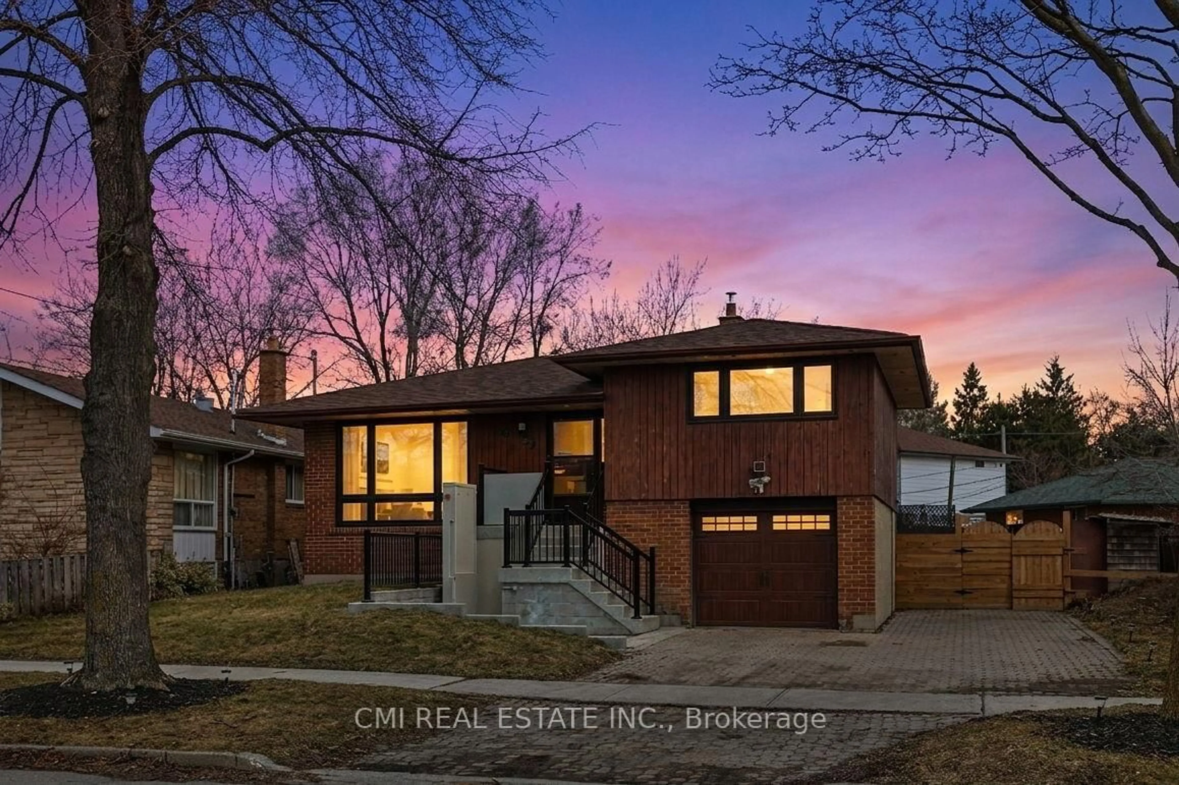 Home with brick exterior material, street for 39 Earlton Rd, Toronto Ontario M1T 2R4