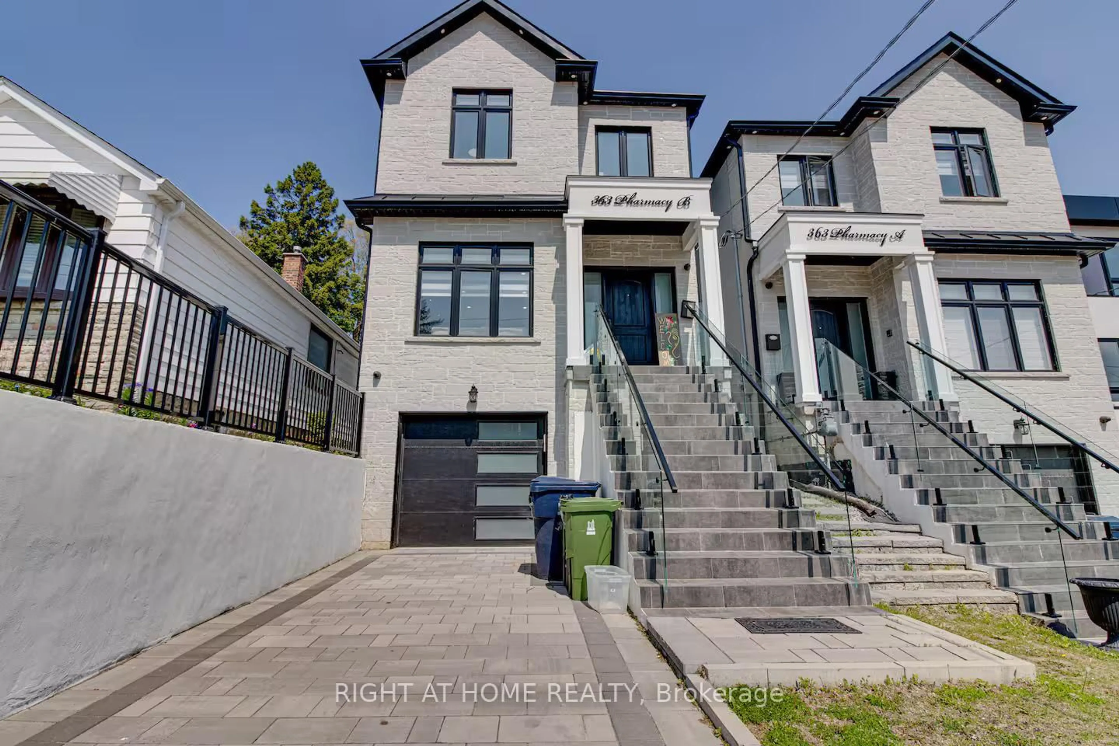 Stairs for 363B PHARMACY AVE Ave, Toronto Ontario M1L 3G4