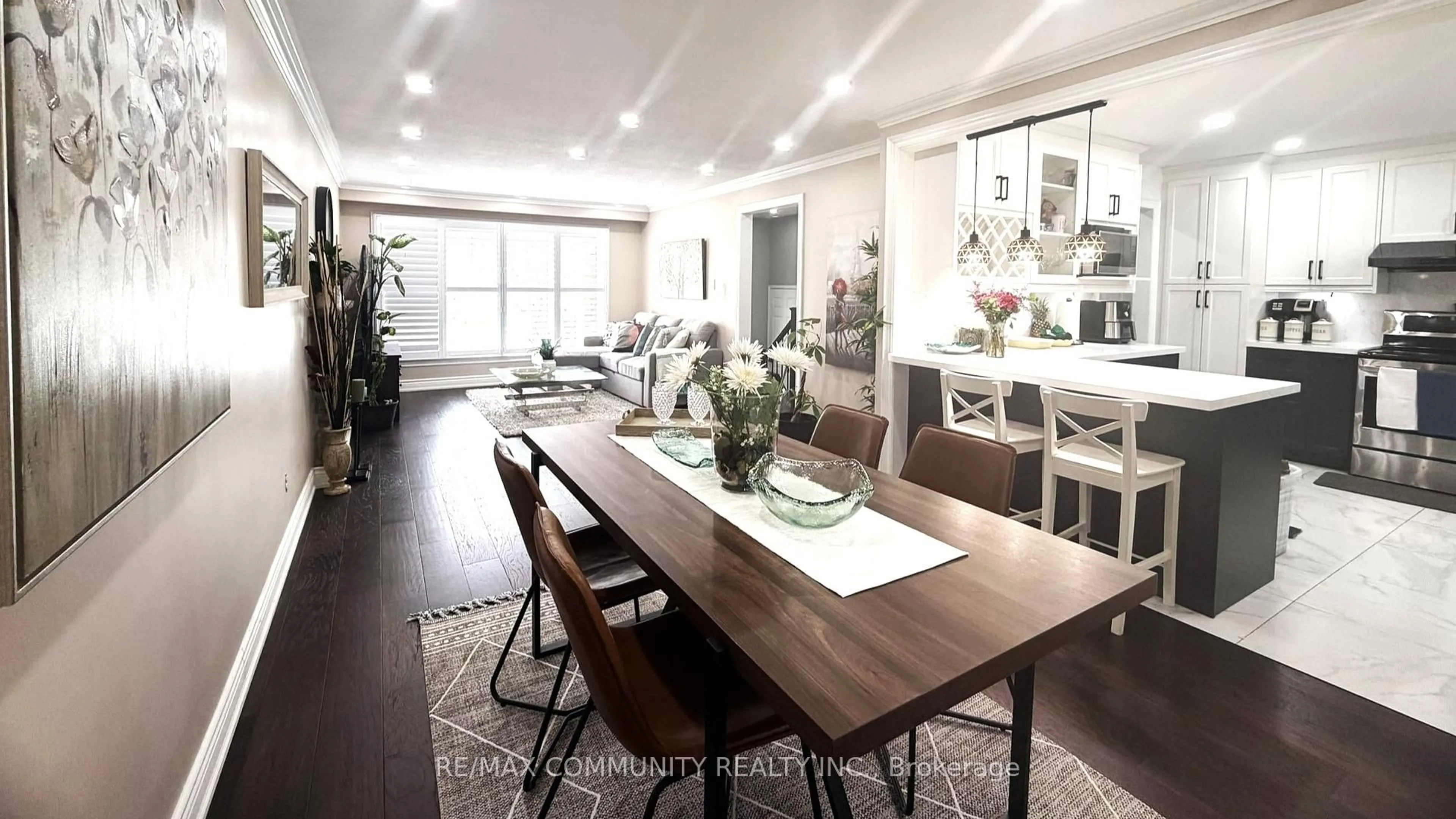 Dining room, wood/laminate floor for 4396 Lawrence Ave, Toronto Ontario M1E 2T5