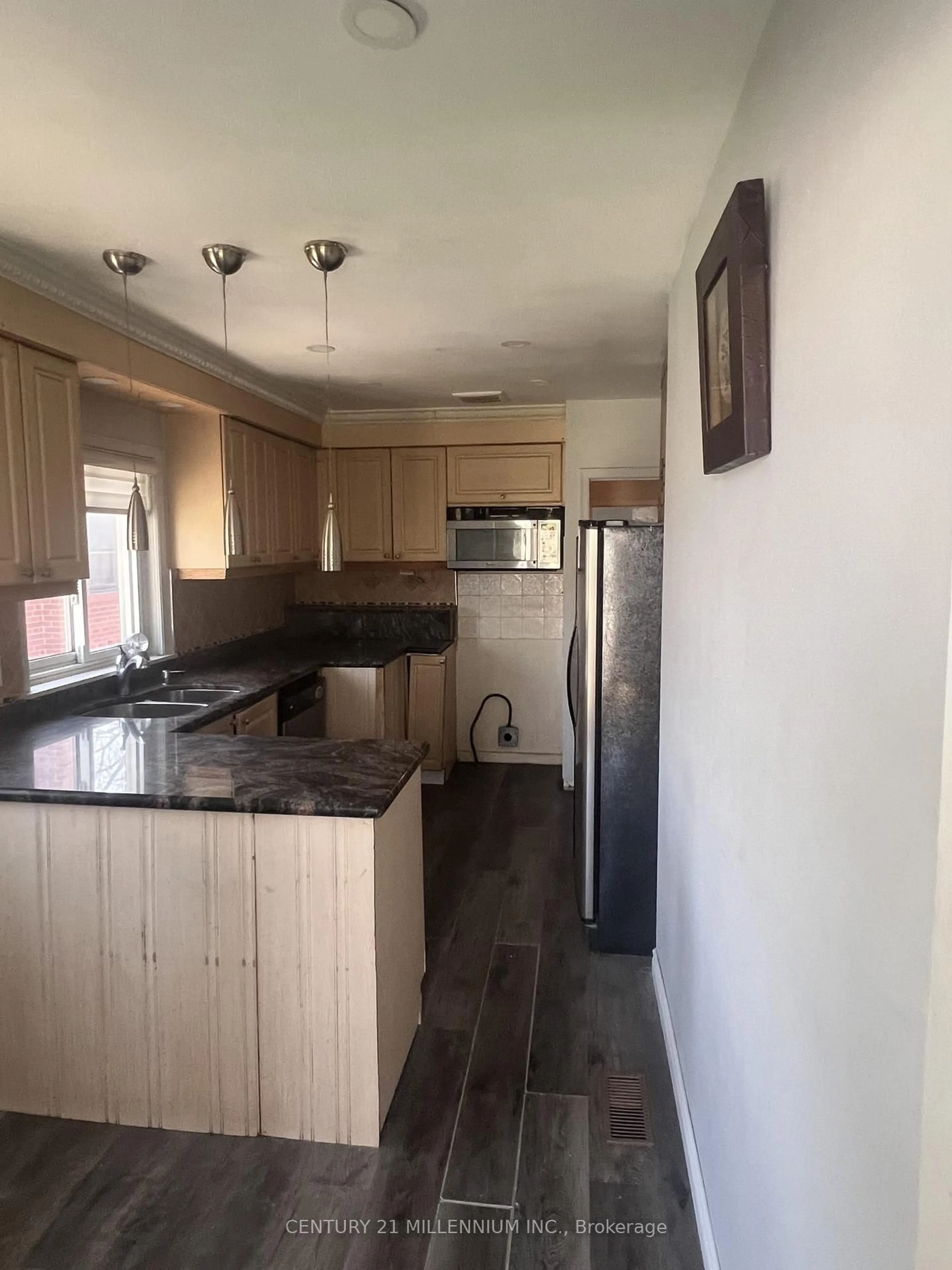 Standard kitchen, unknown for 9 Tralee Ave, Toronto Ontario M1G 3E3