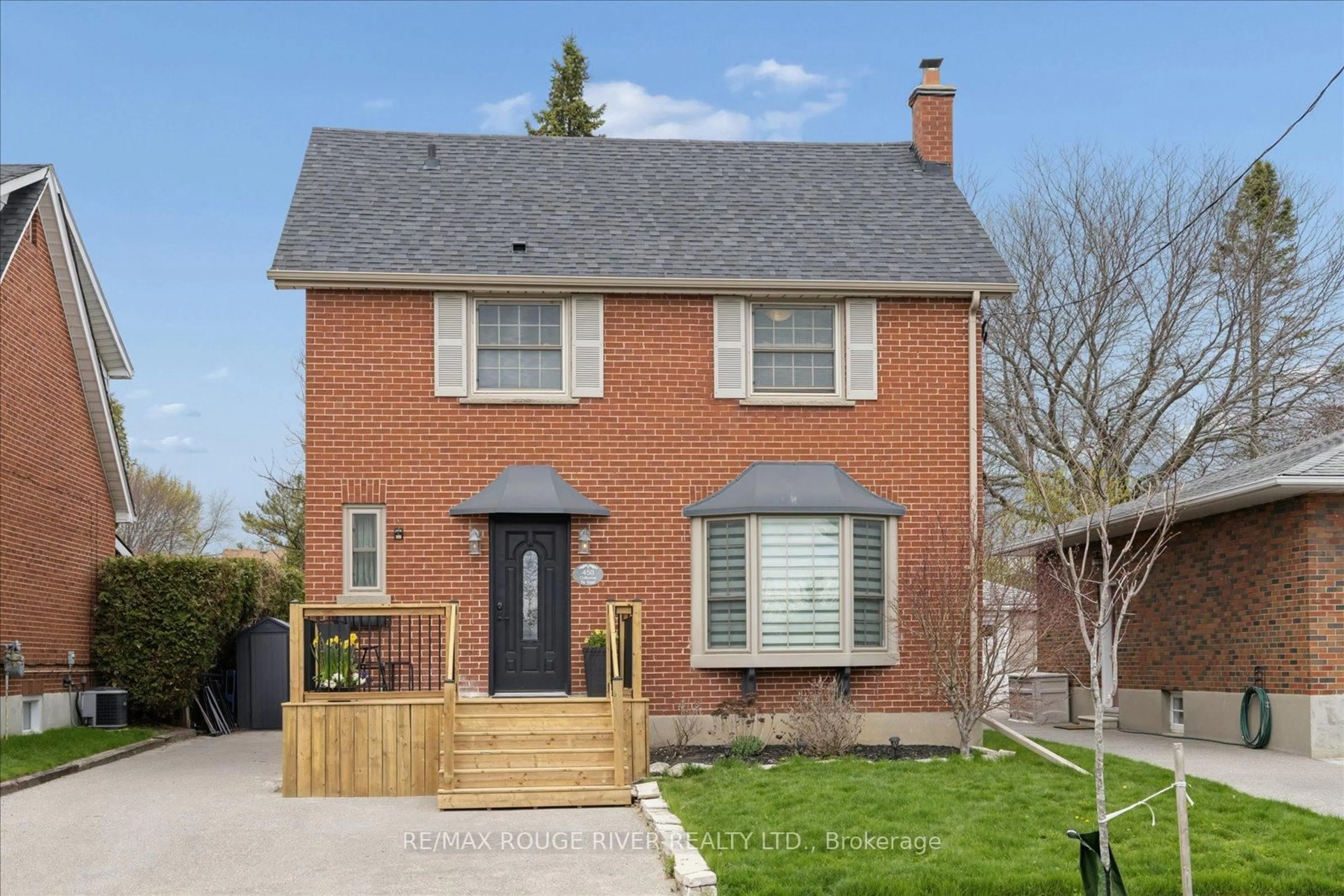 Home with brick exterior material, street for 450 Colborne St, Oshawa Ontario L1G 1N2