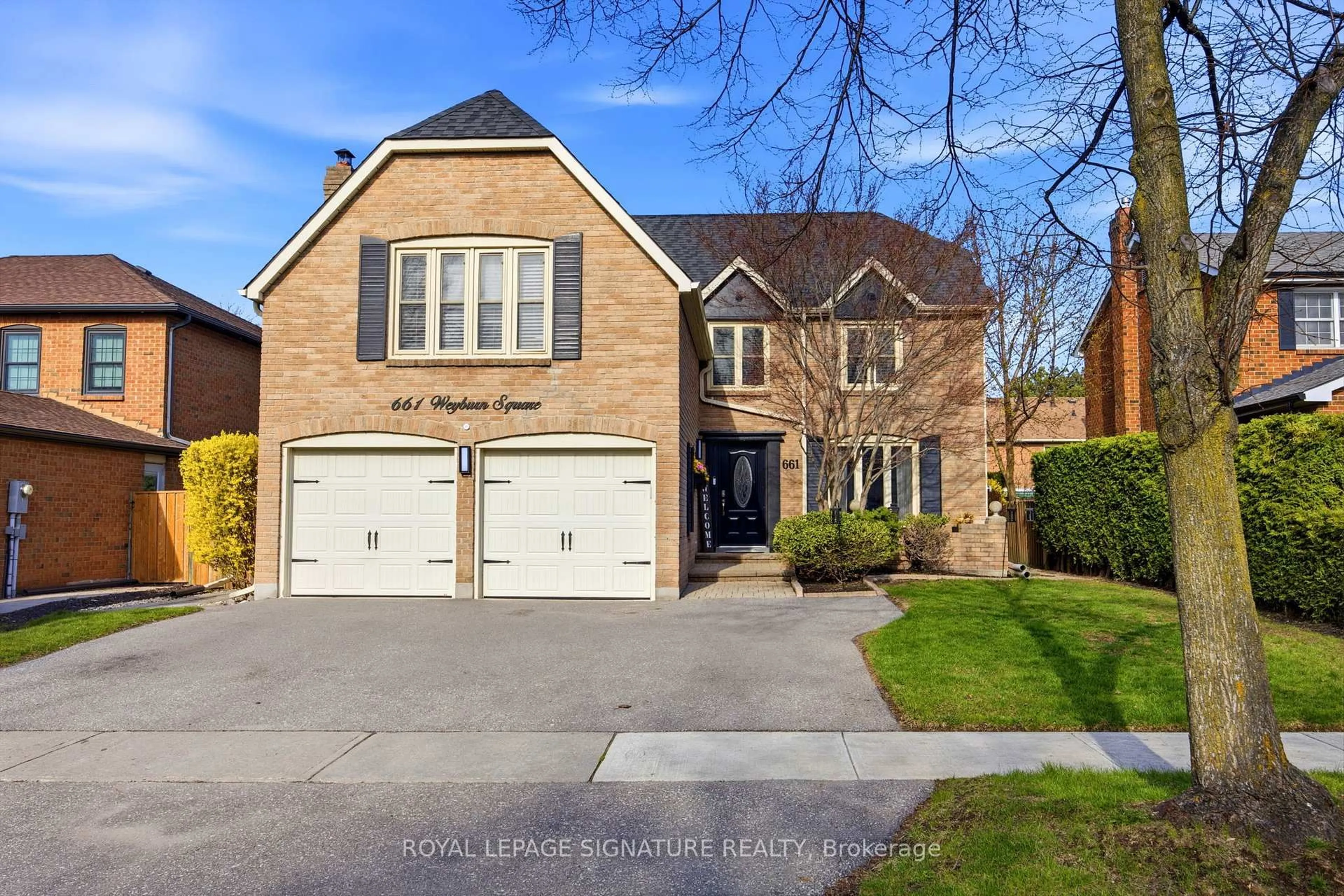 Home with brick exterior material, street for 661 Weyburn Sq, Pickering Ontario L1V 3V3
