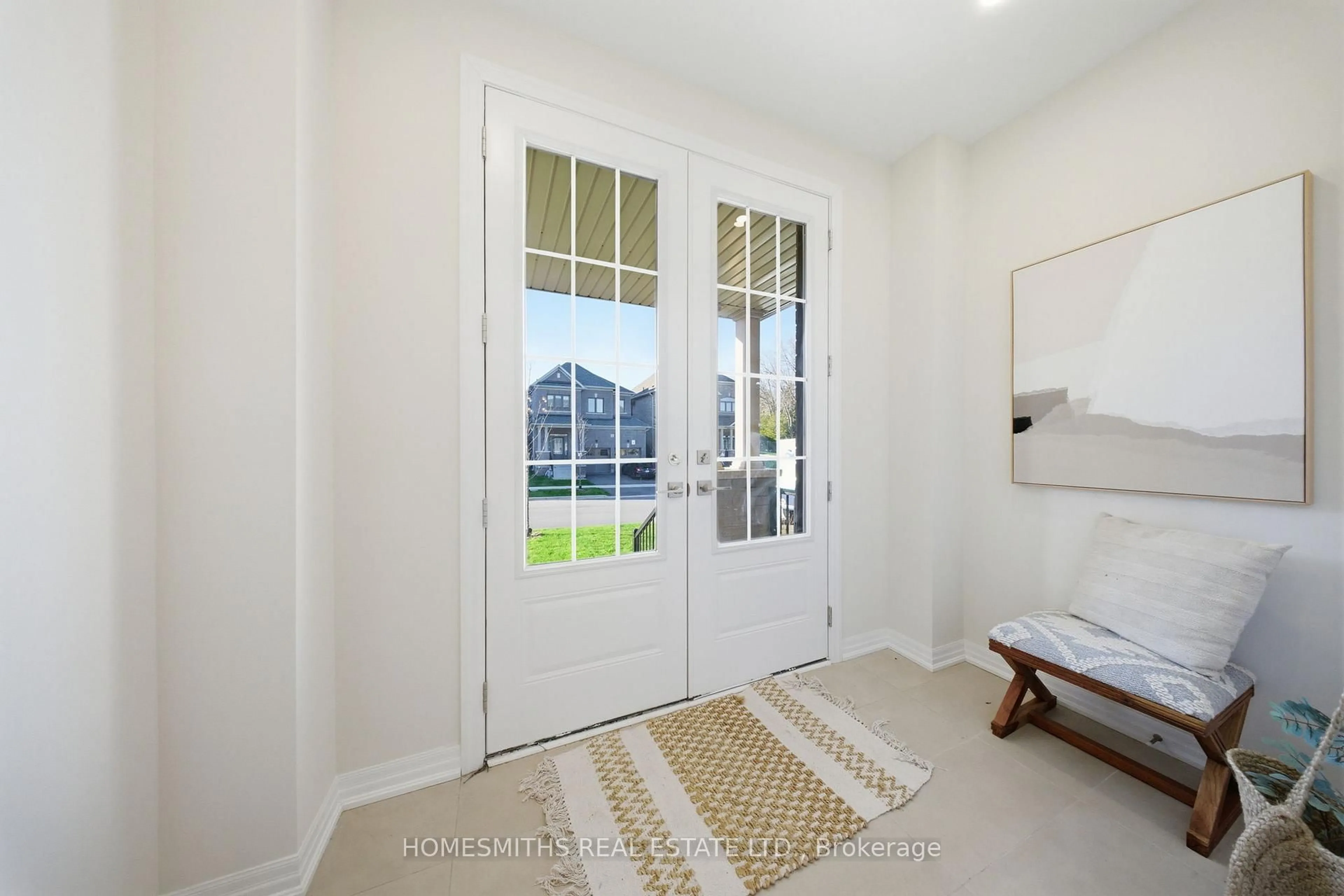 Indoor entryway for 11 Northrop Ave, Clarington Ontario L1B 0W6
