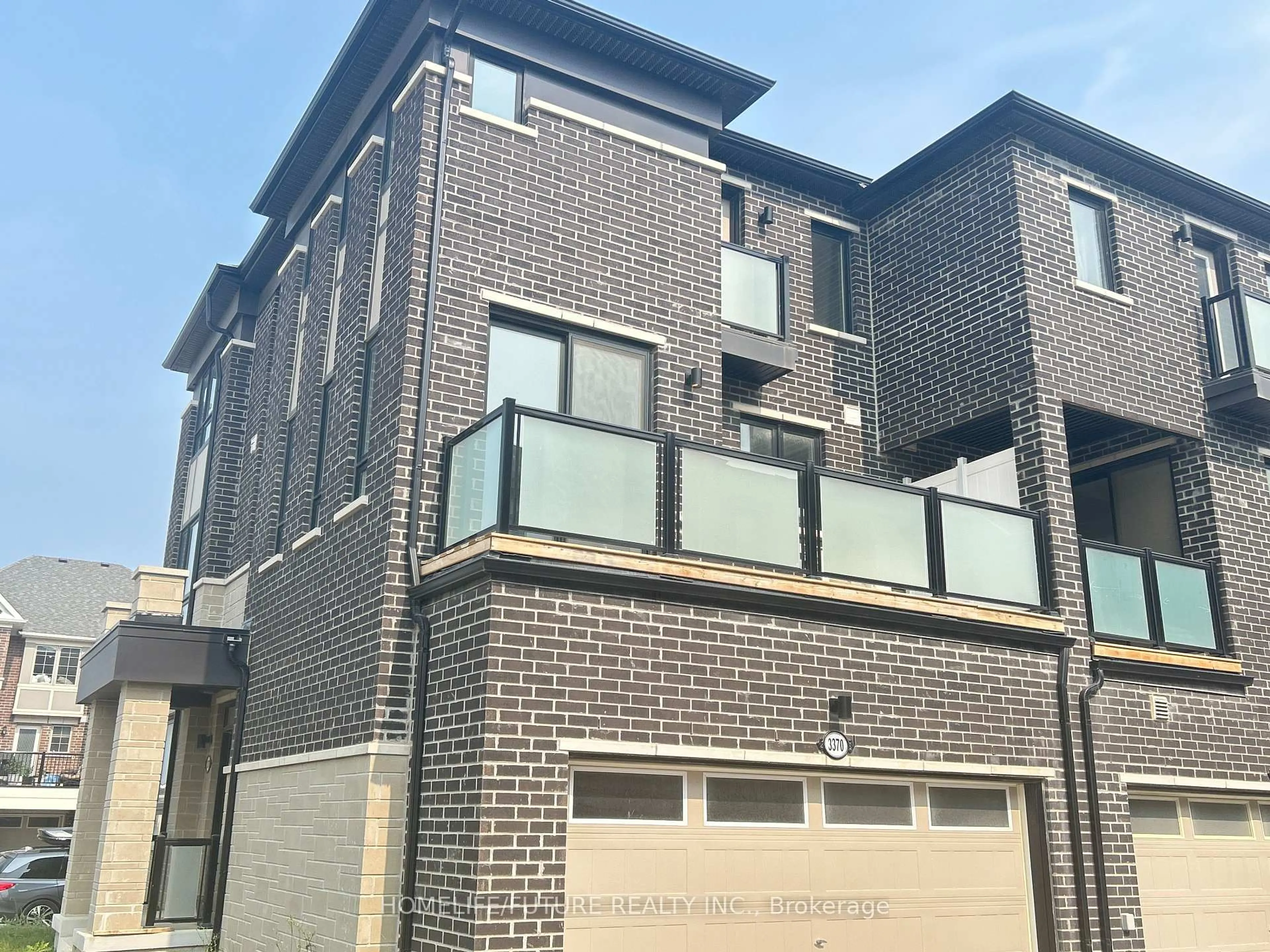 Home with brick exterior material, building for 3370 Thunderbird Prom, Pickering Ontario L1X 0N1