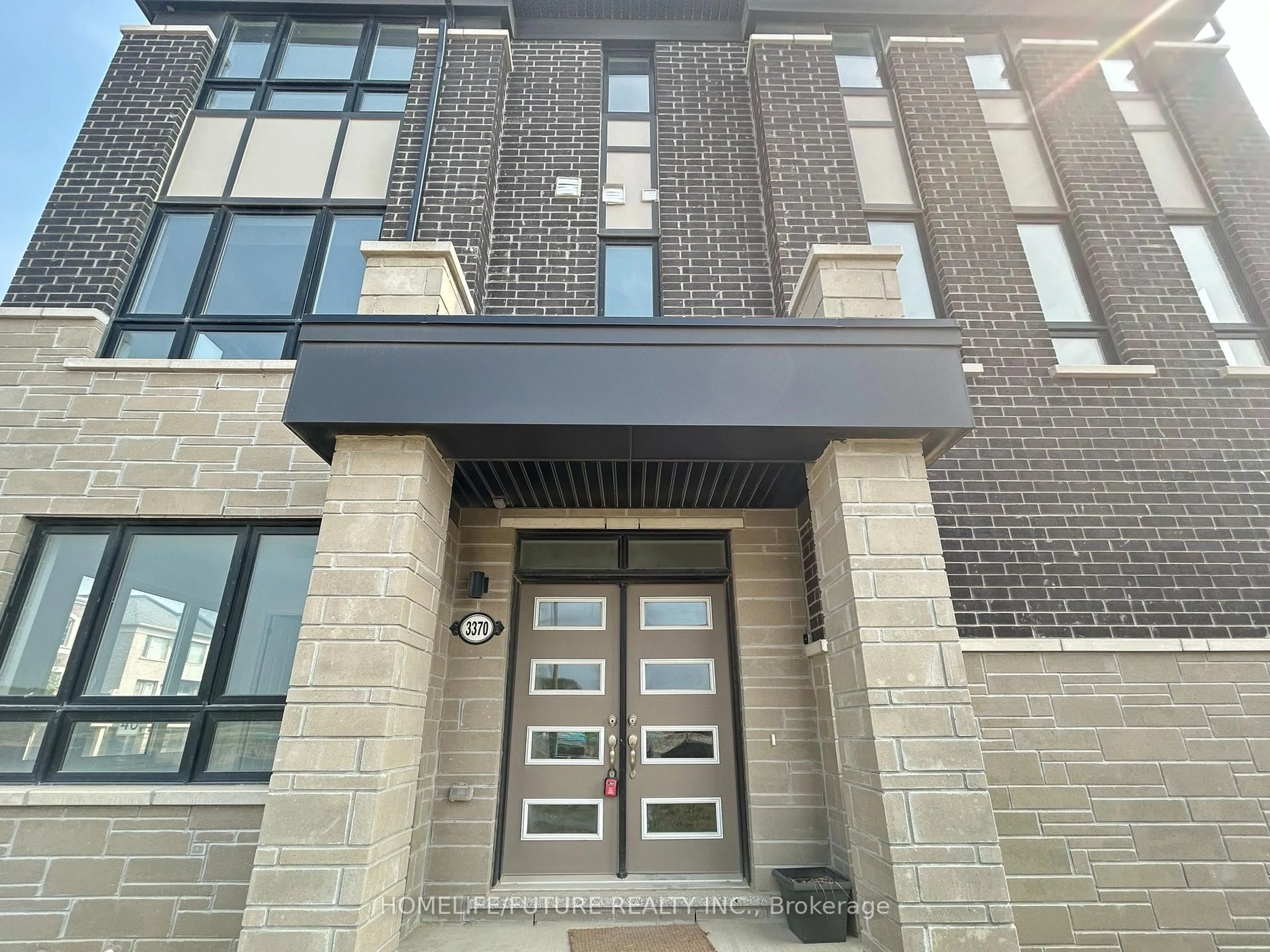 Unknown for 3370 Thunderbird Prom, Pickering Ontario L1X 0N1