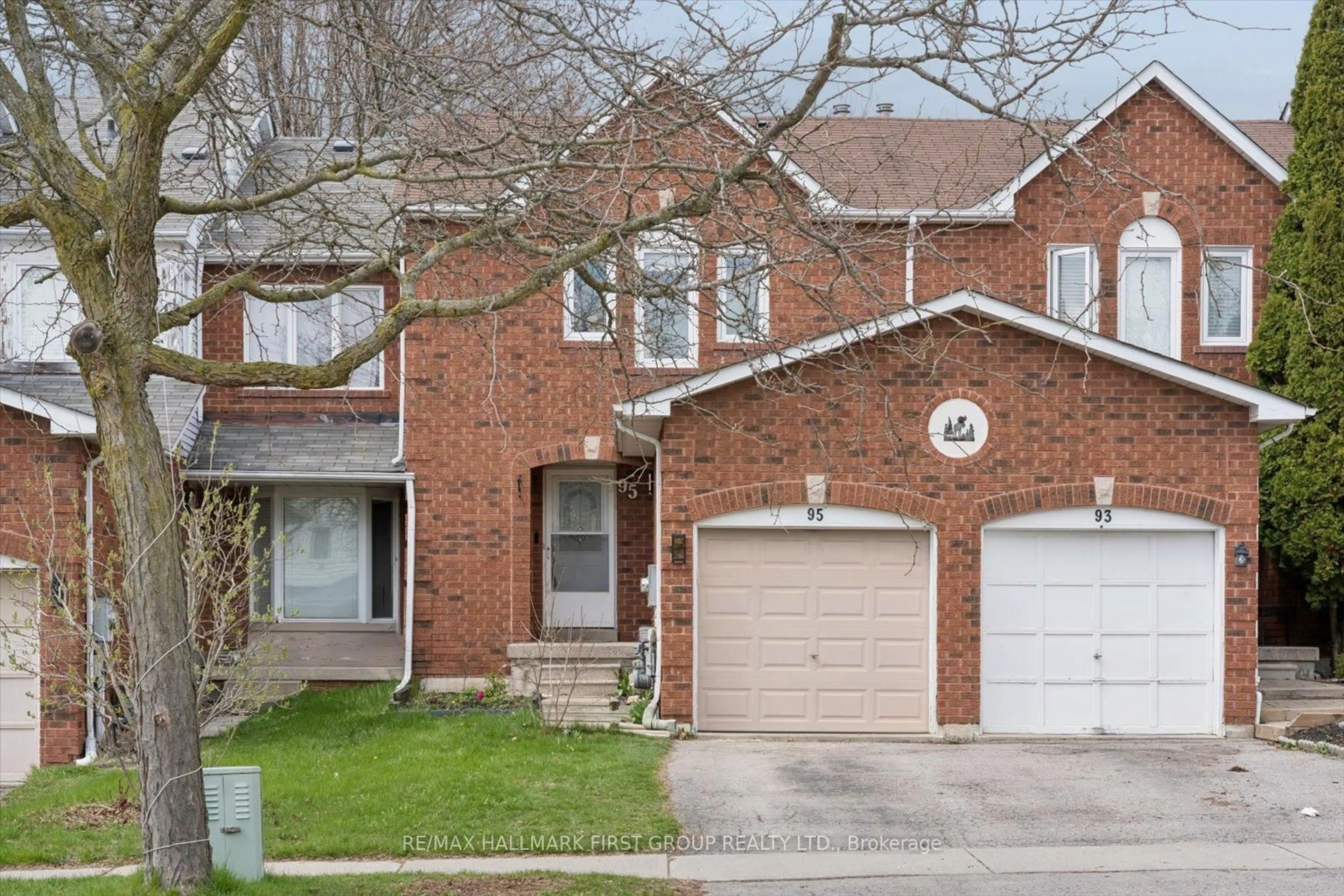 Home with brick exterior material, street for 95 Vail Meadows Cres, Clarington Ontario L1C 4T3
