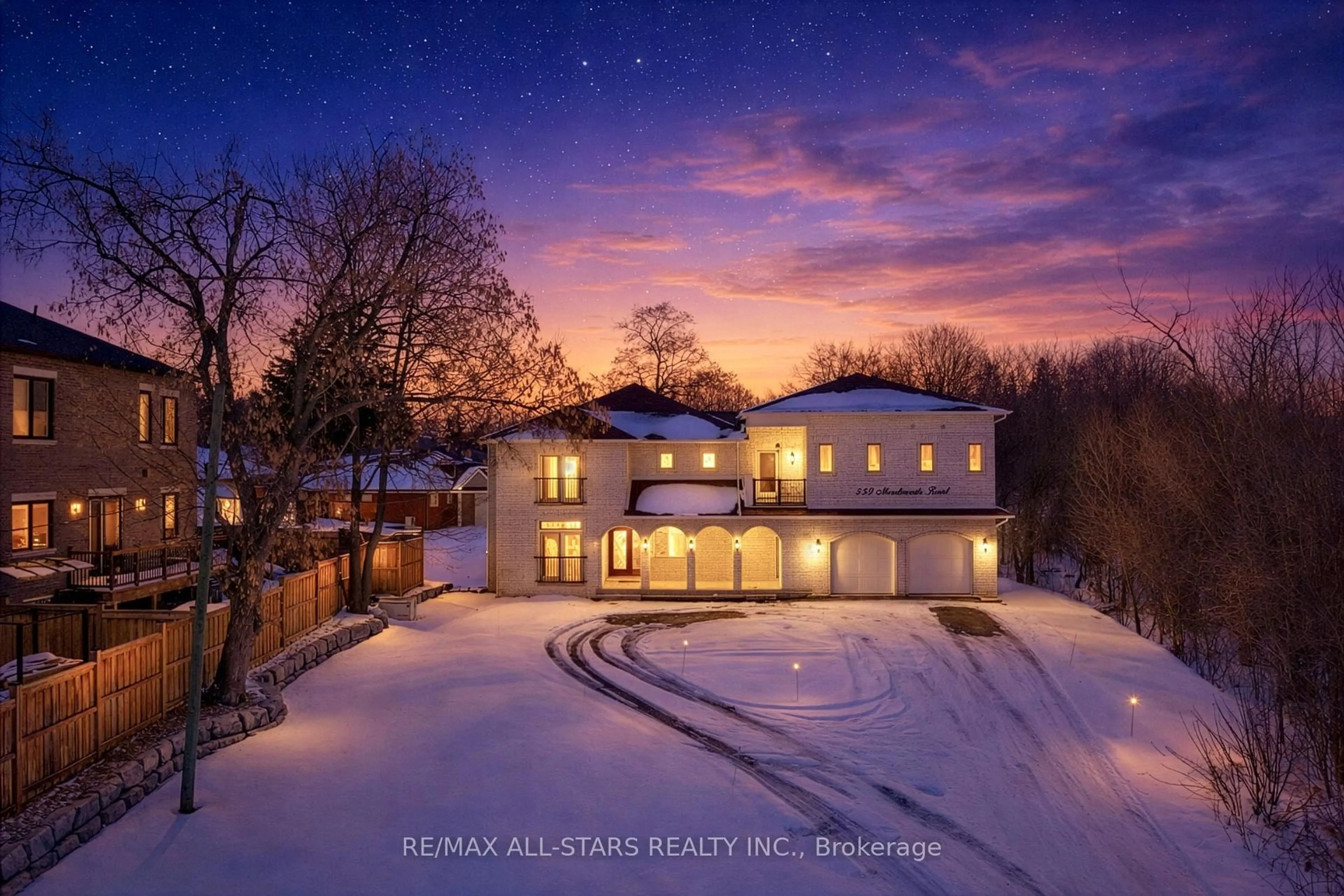 A pic from outside/outdoor area/front of a property/back of a property/a pic from drone, building for 559 Meadowvale Rd, Toronto Ontario M1C 1S7