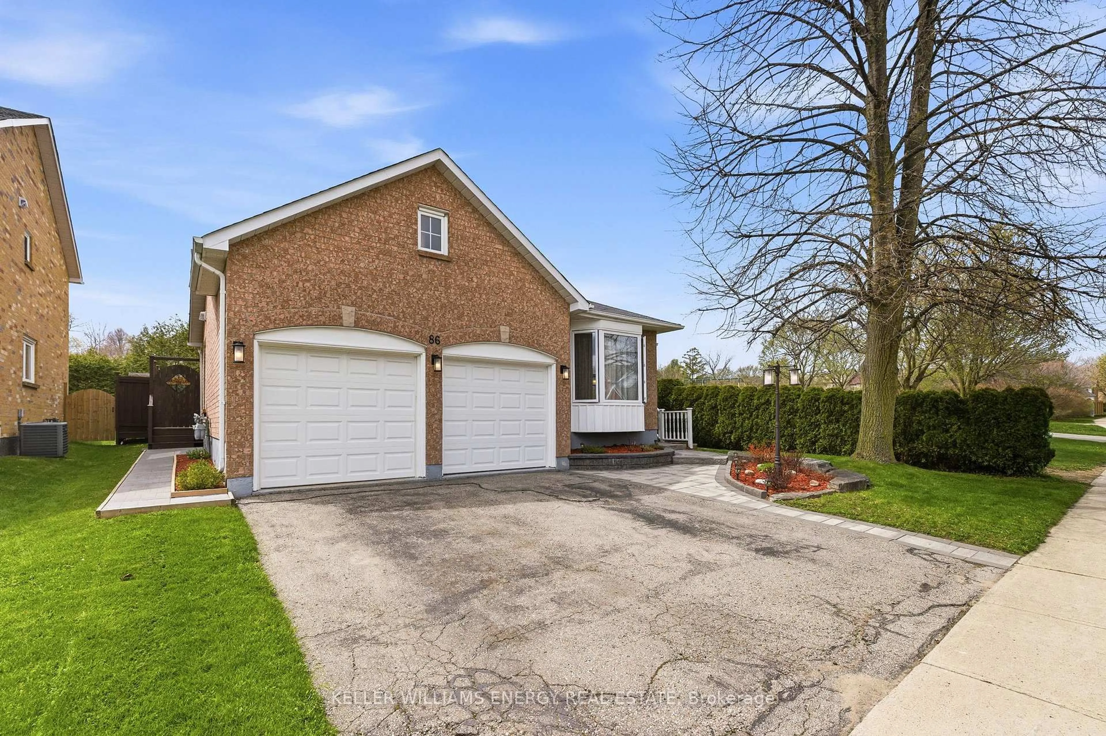 Home with brick exterior material, street for 86 Rhonda Blvd, Clarington Ontario L1C 3Y9