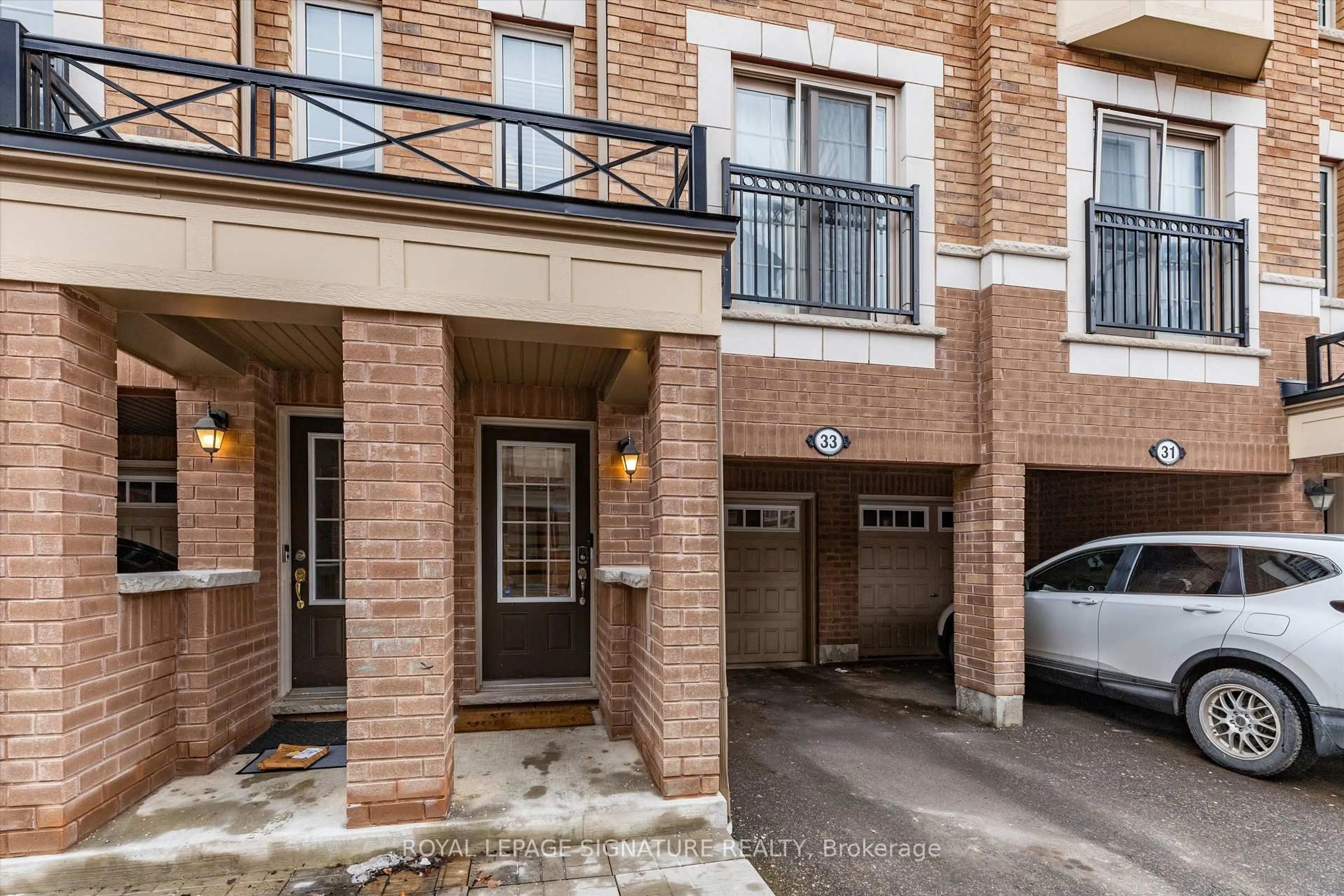 Unknown for 33 Glenstal Path, Oshawa Ontario L1L 0L2