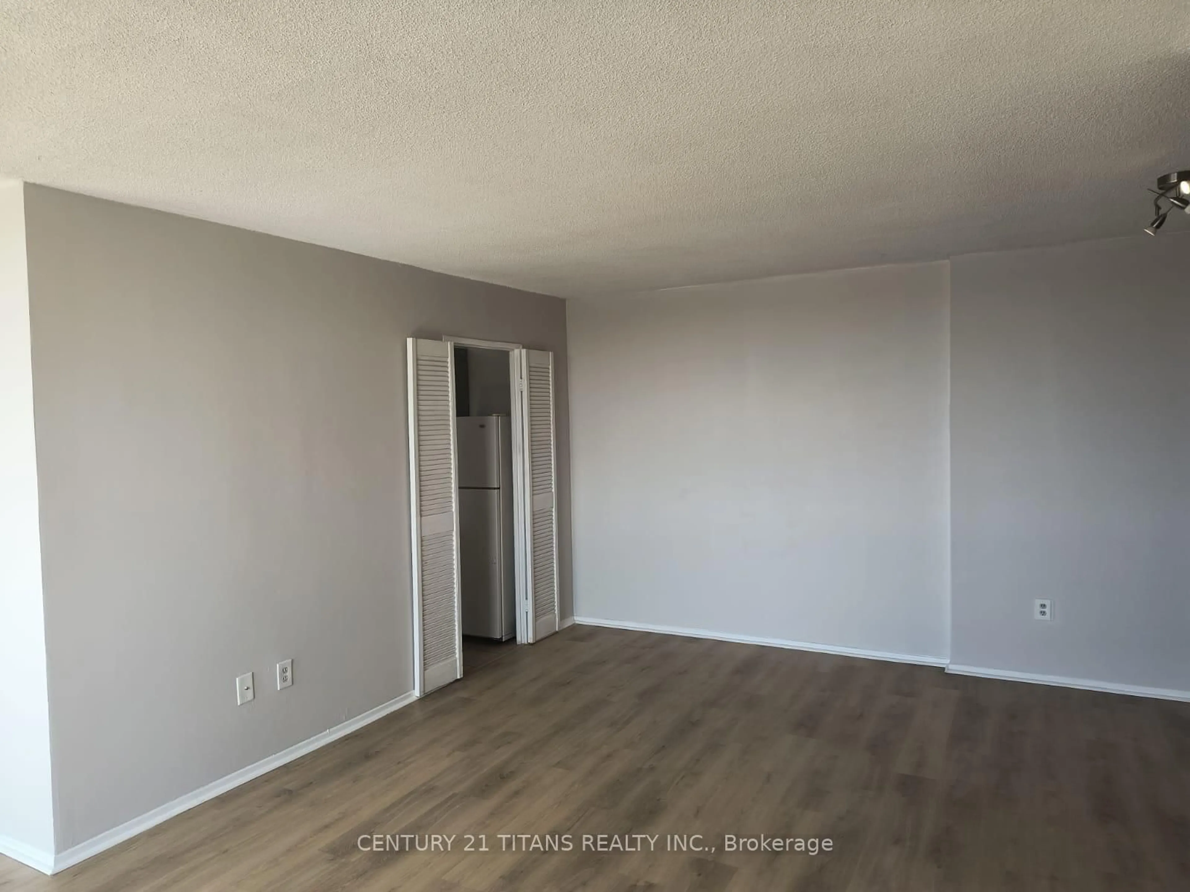 A pic of a room for 301 Prudential Dr #907, Toronto Ontario M1P 4V3