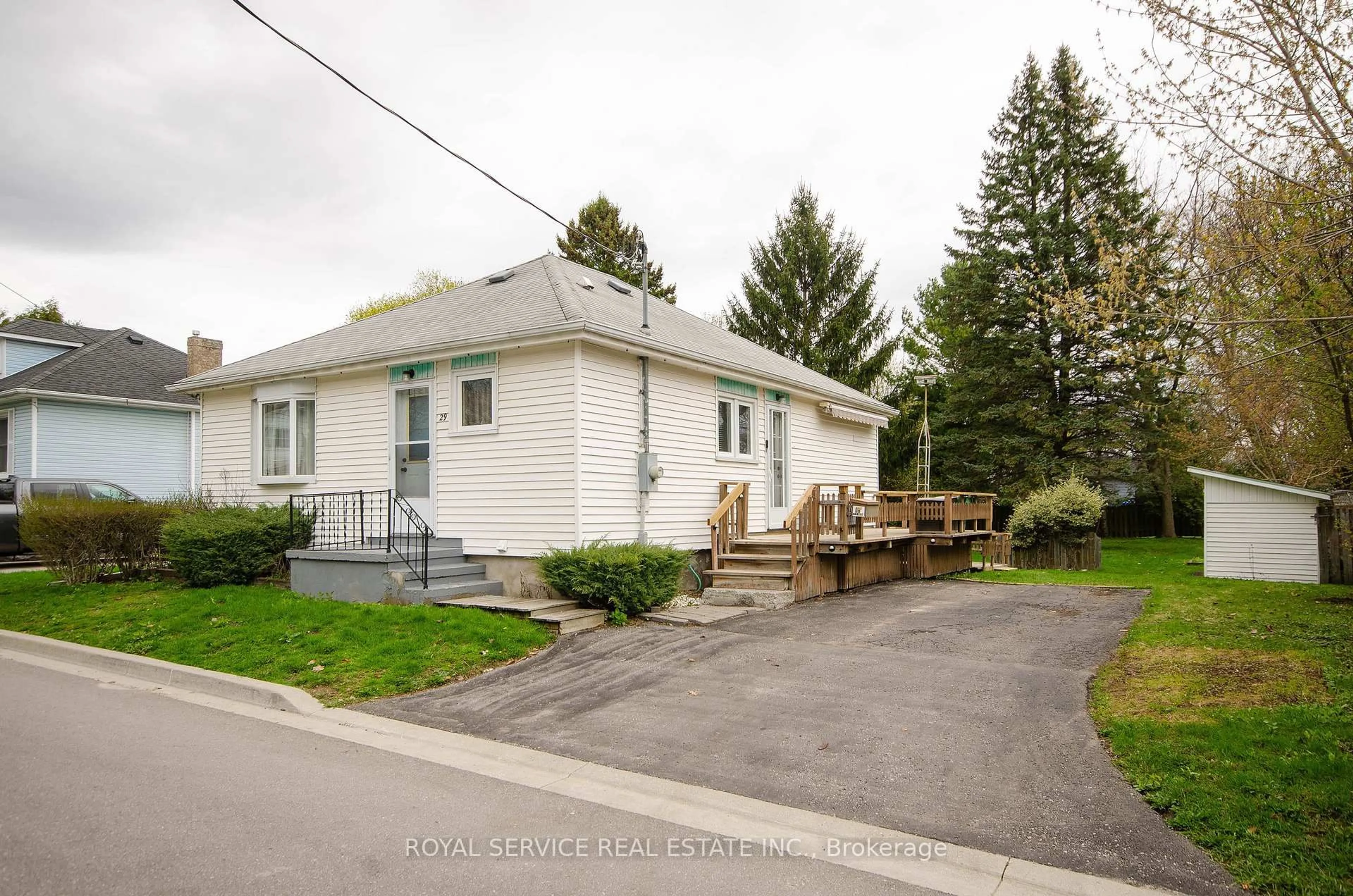 Patio, street for 29 Prospect St, Clarington Ontario L1C 3G9