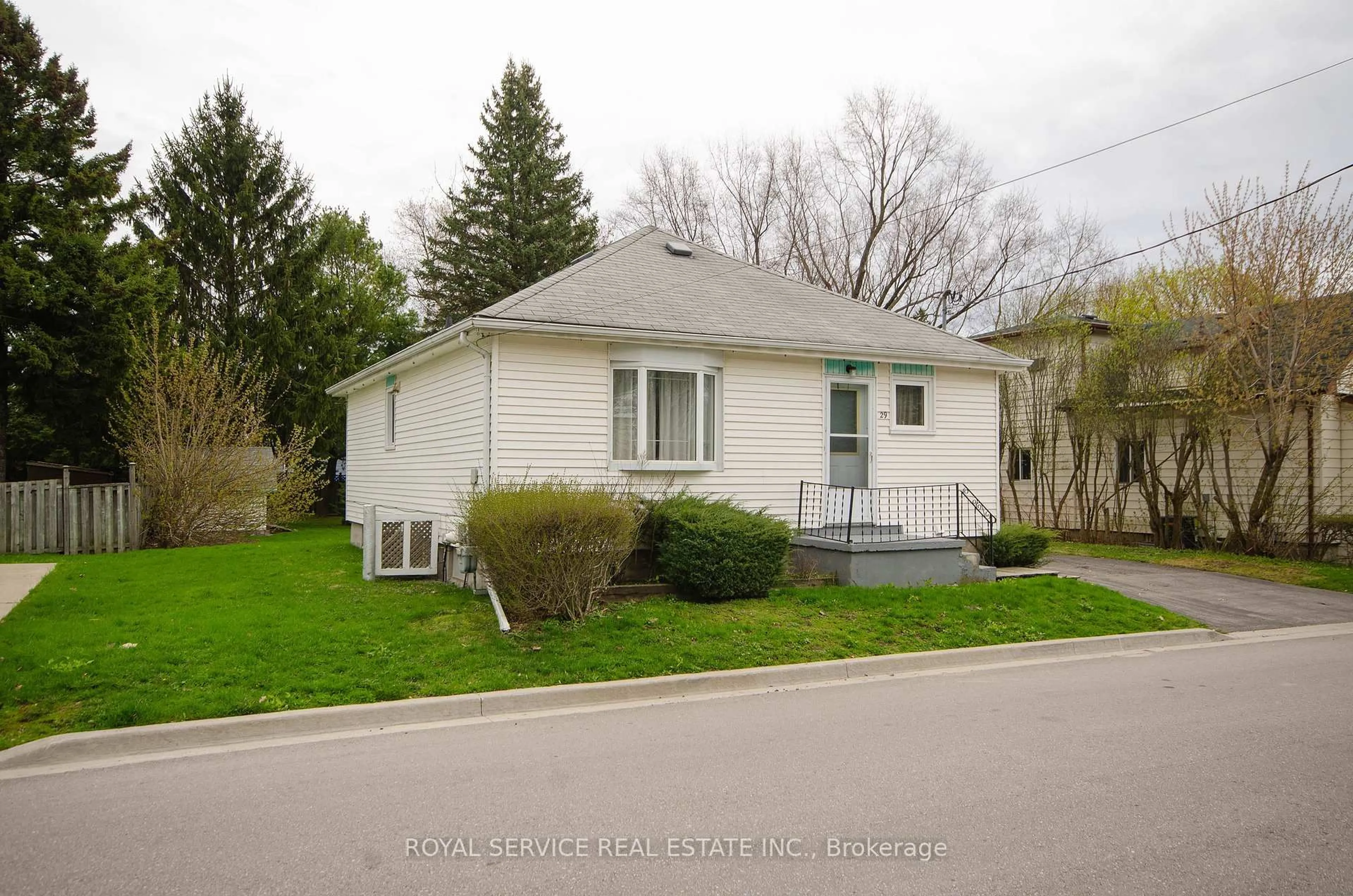 Unknown for 29 Prospect St, Clarington Ontario L1C 3G9